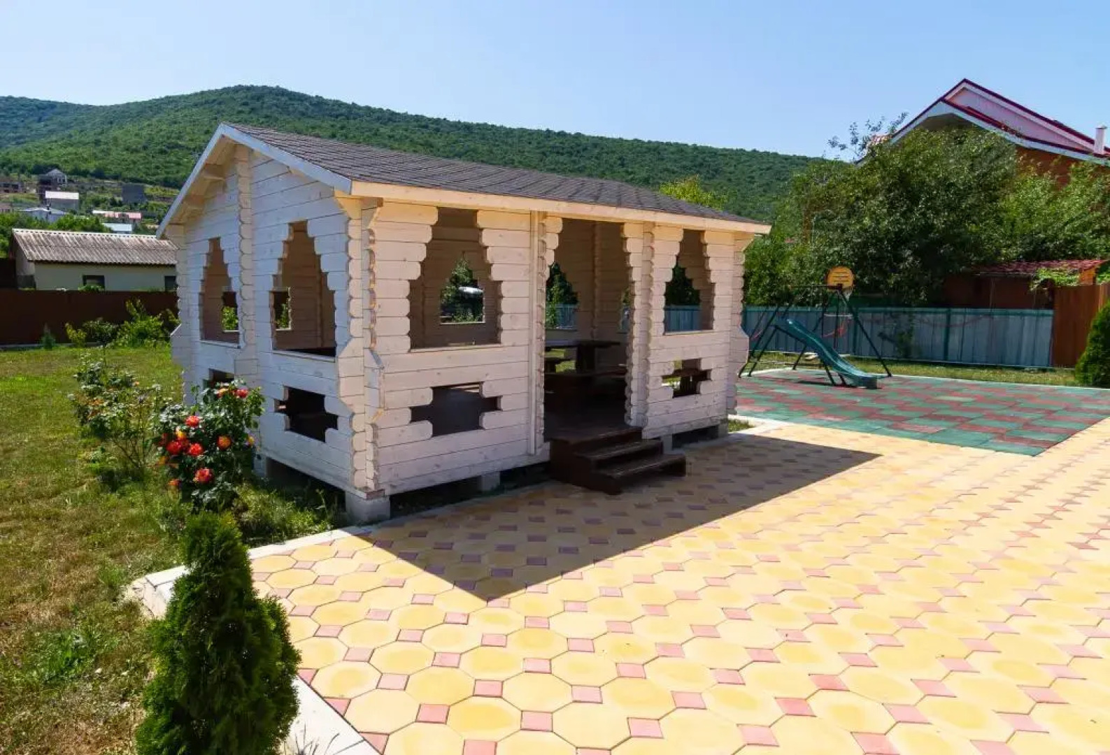Laskovyy Bereg Guest House