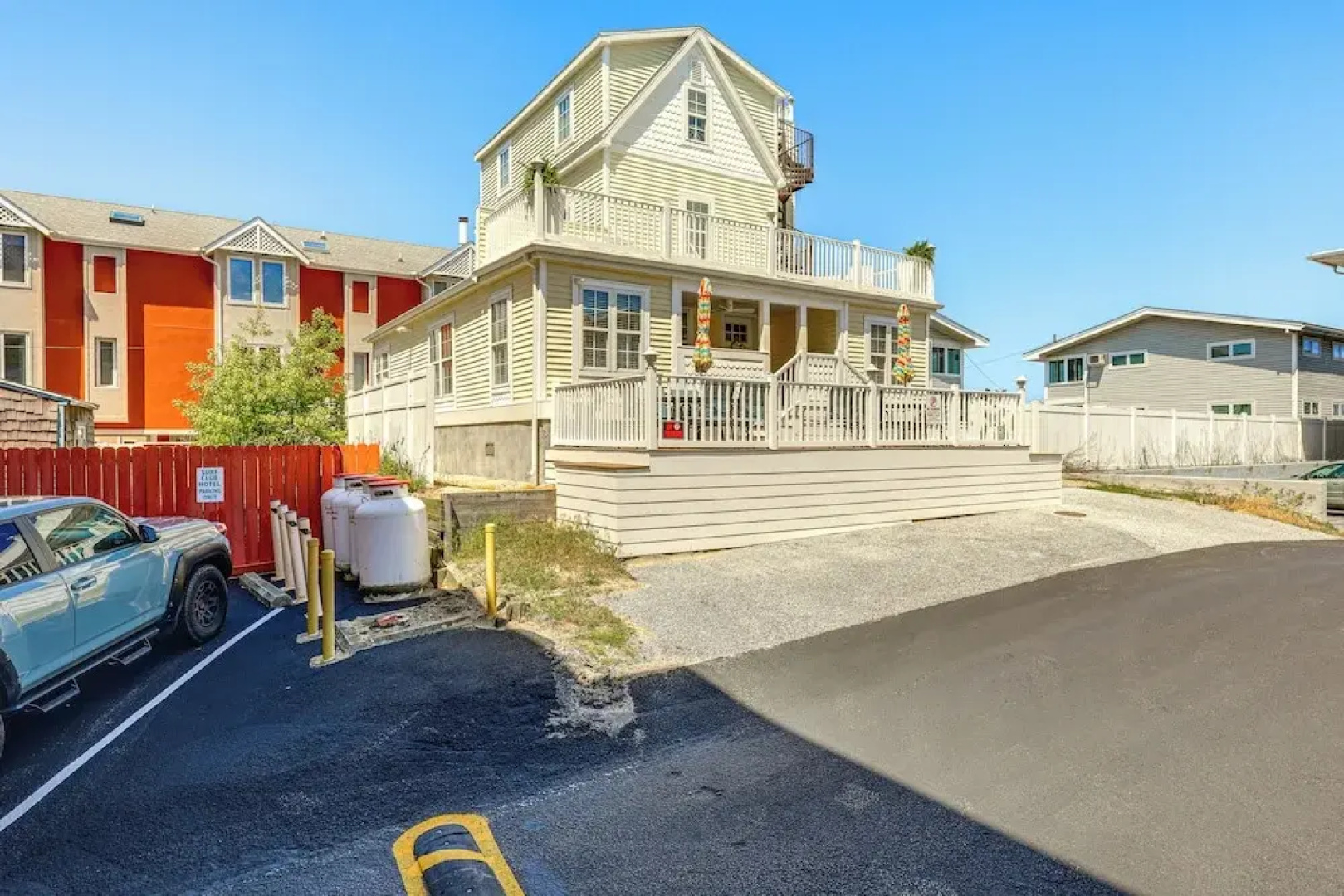 Steps to Shore: Newly Renovated Dewey Beach Home!
