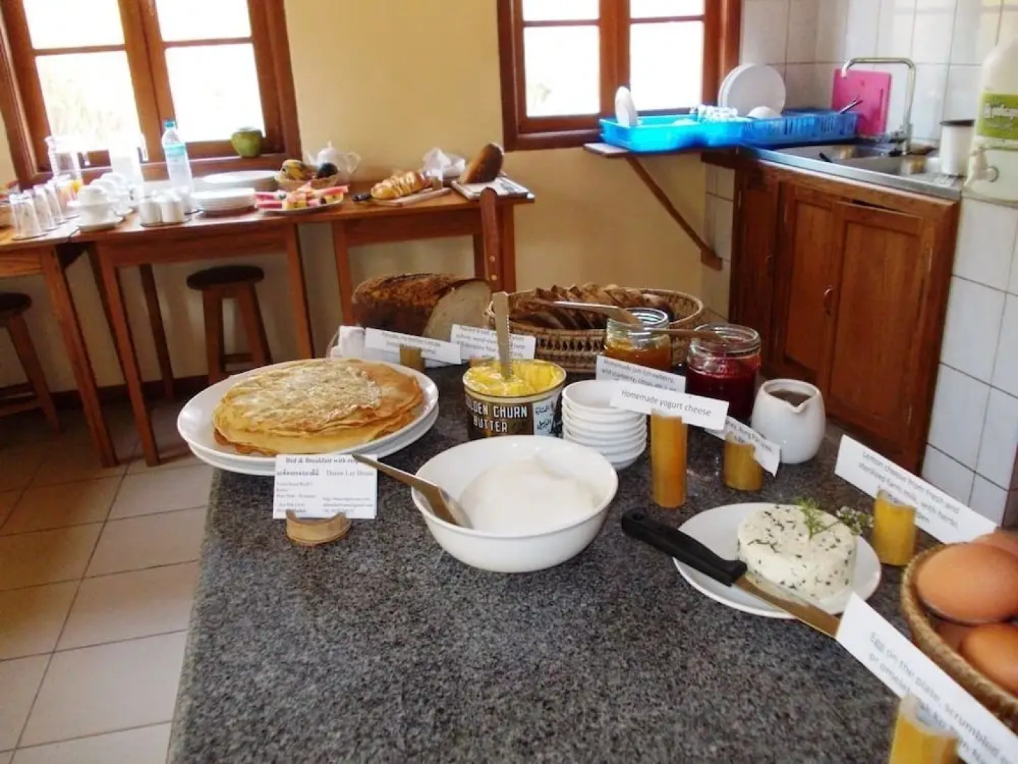 Thitaw Lay House B & B