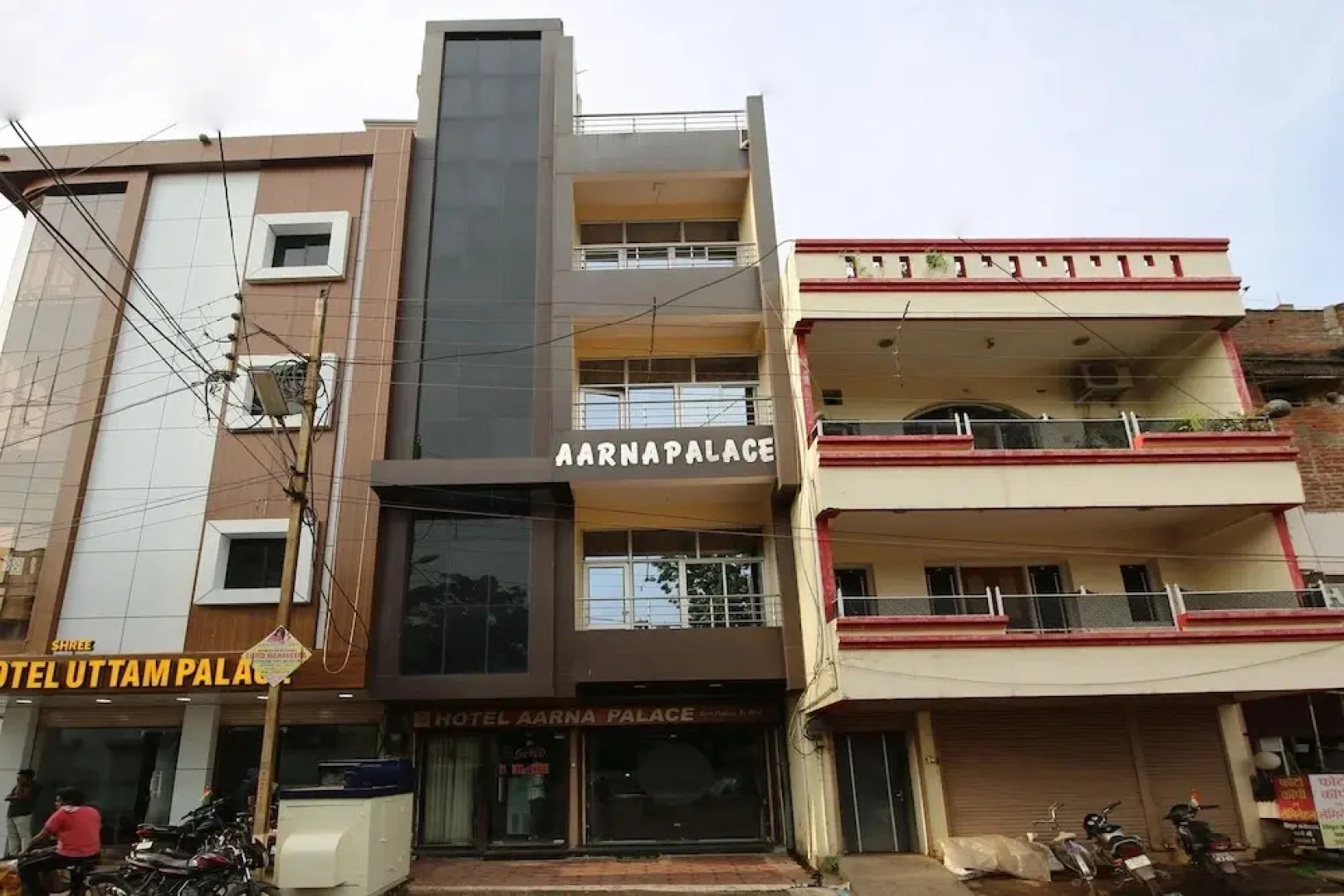 BM Hotel Aarna Palace by OYO