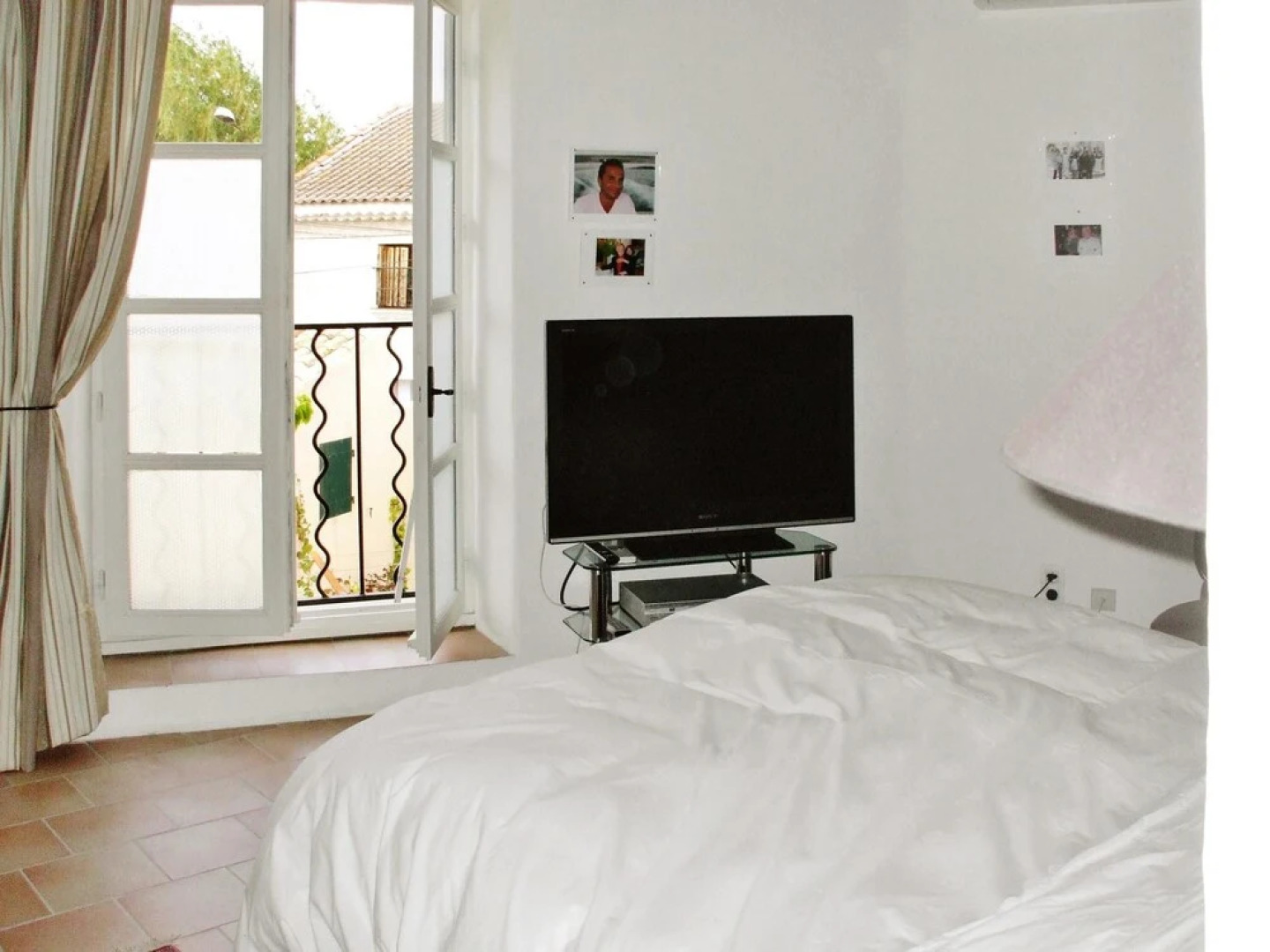 House With 4 Bedrooms in Mollégès, With Wonderful Mountain View, Priva