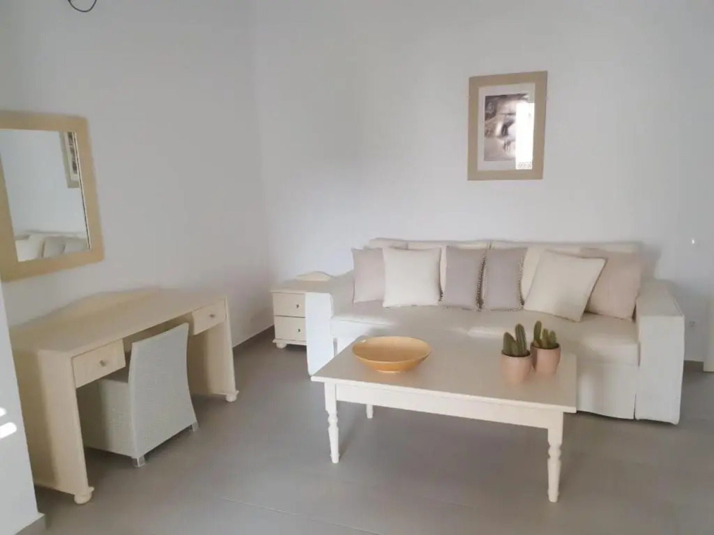 Thomas Apartments in Katapola