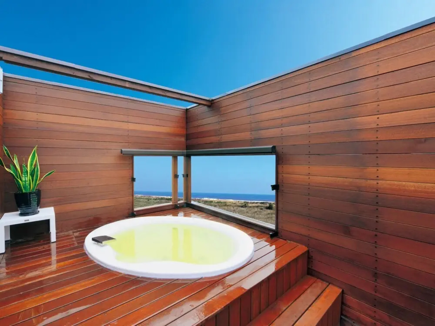 Shirako New Seaside Hotel