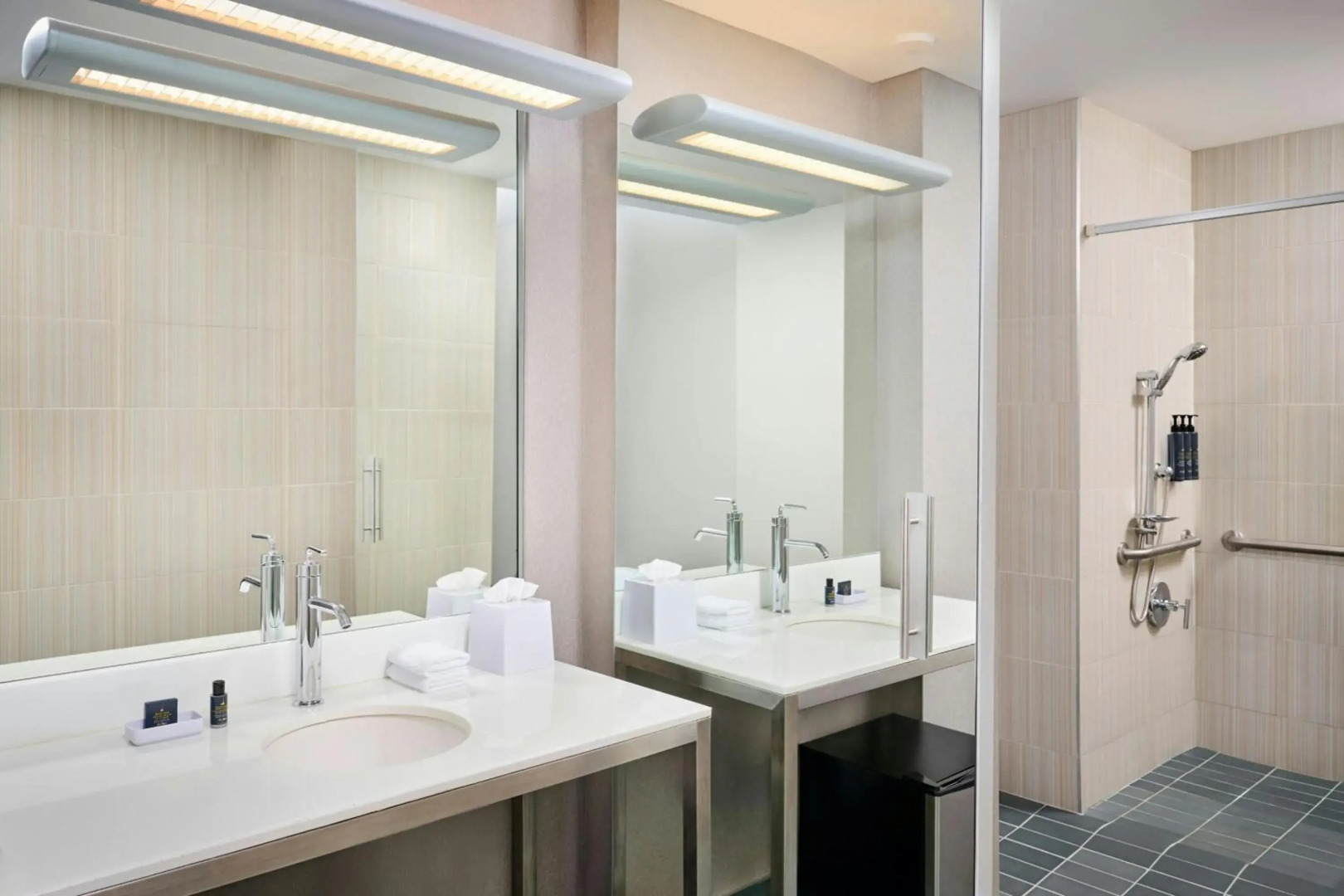 Aloft Montreal Airport