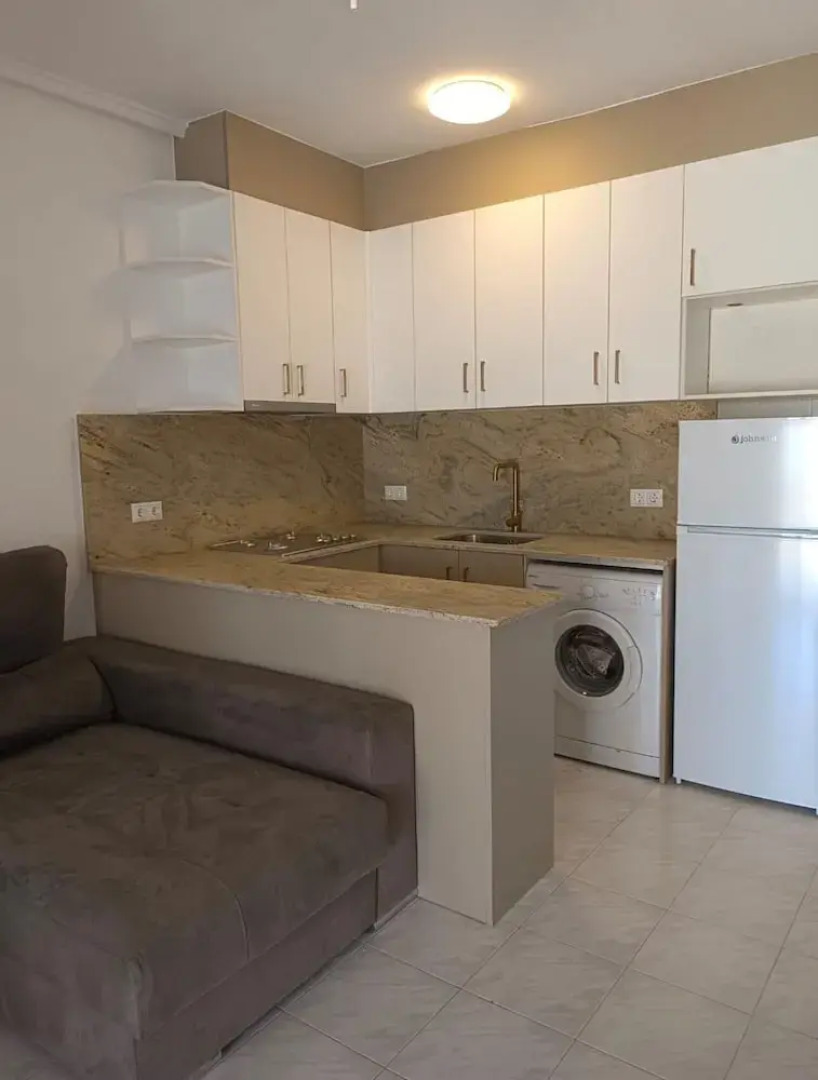 2-bed Apartment 10 min Drive to the Beach!