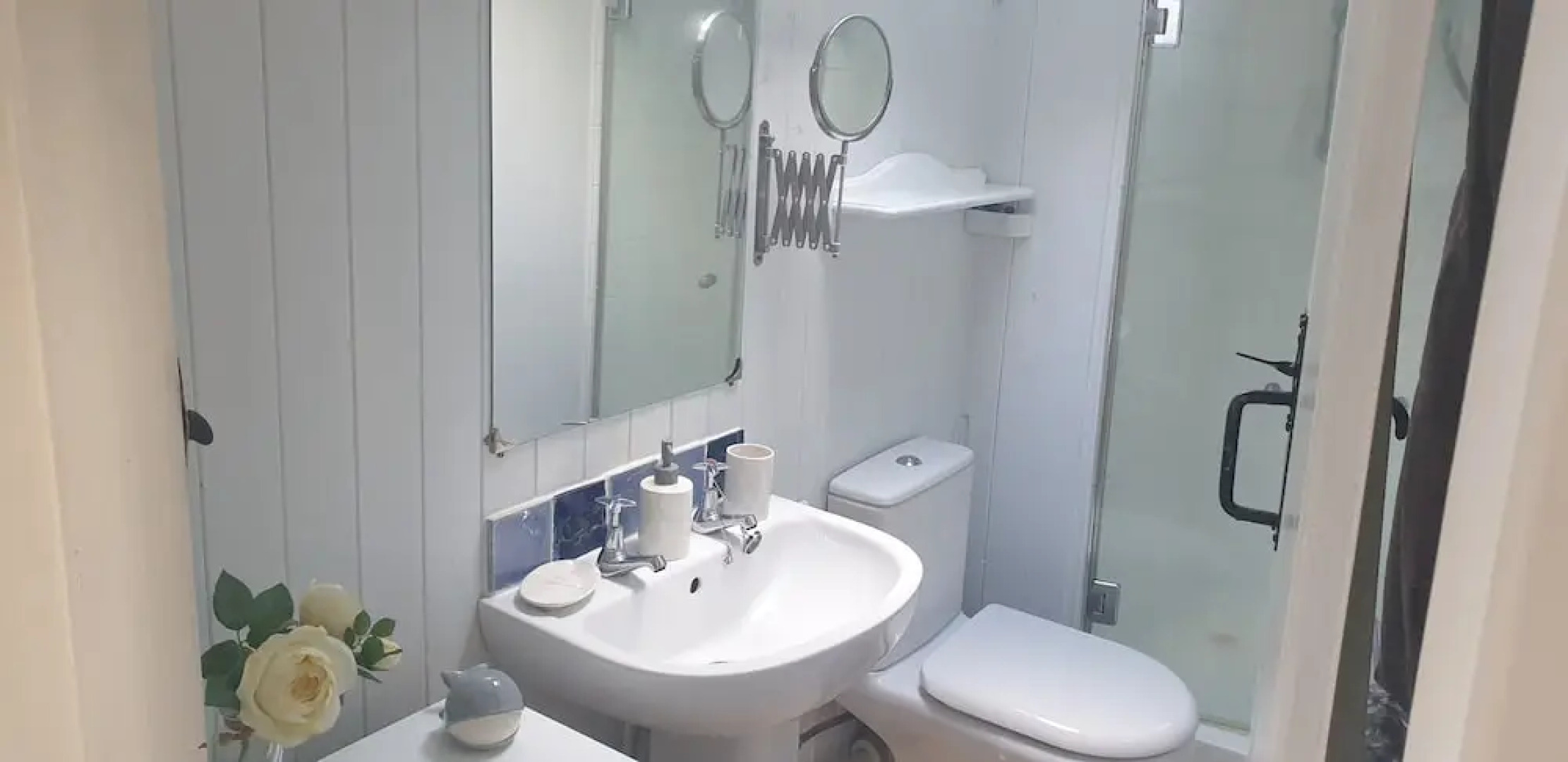 2 Bed House - Sleeps 3 - Pets - Garden - Parking