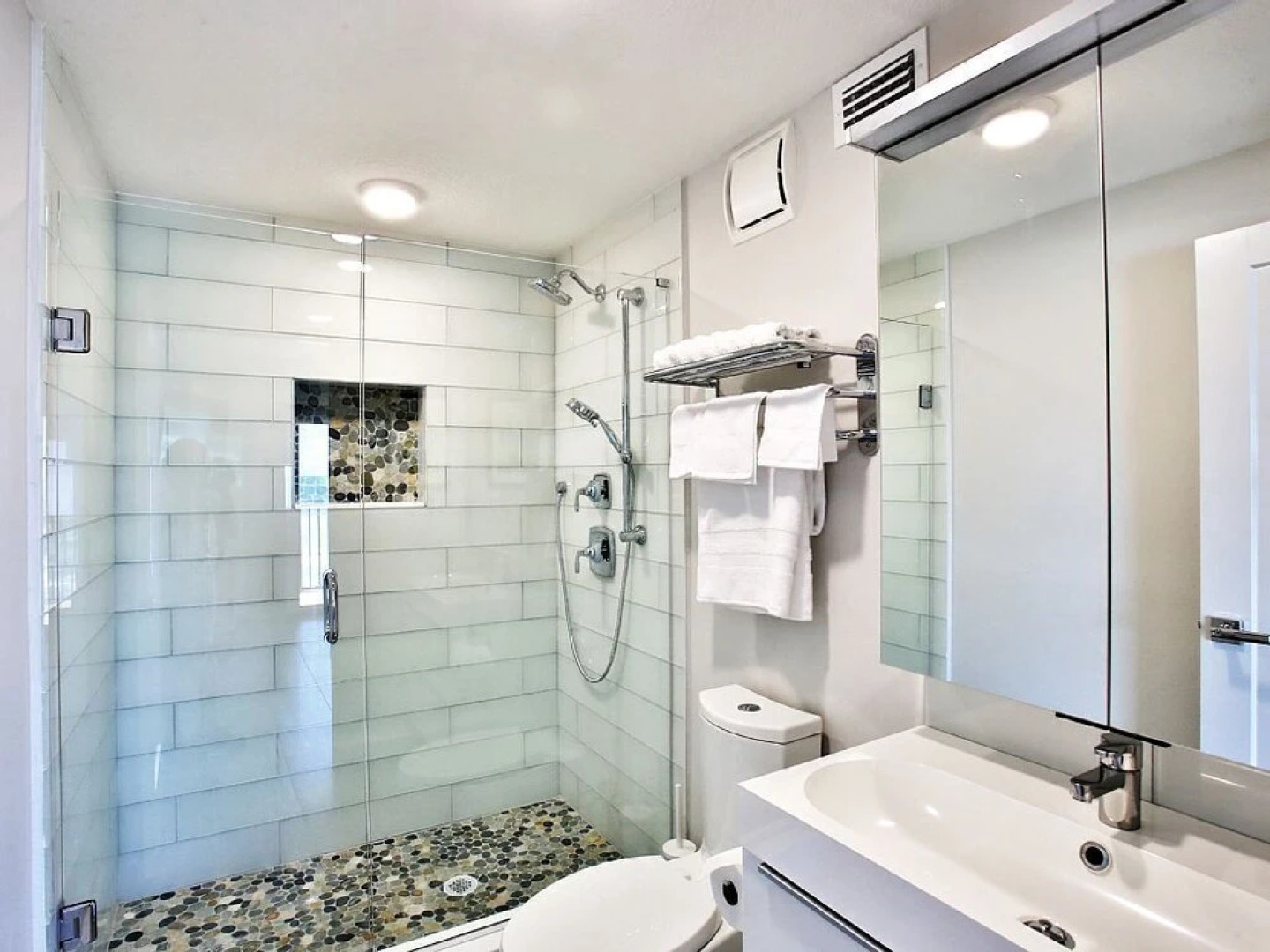 4495 S. Atlantic Ave #306s 2/2 Ocean Front