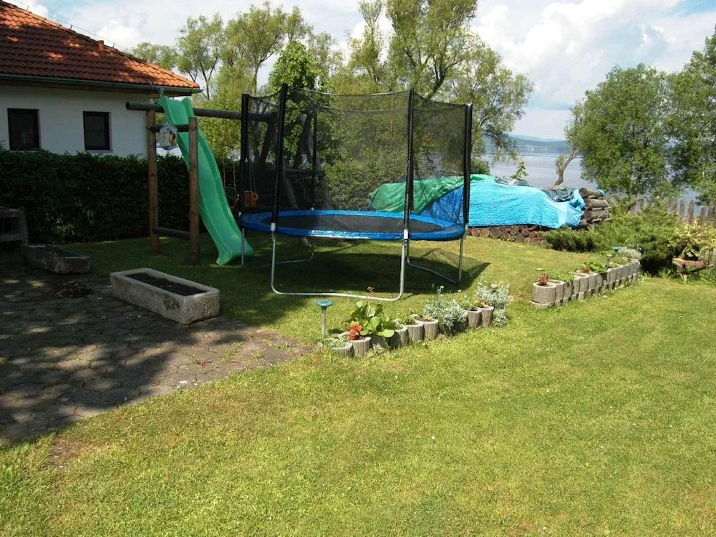 Comfortable apartment with private terrace, 150 m from the beach and the lake Lipno