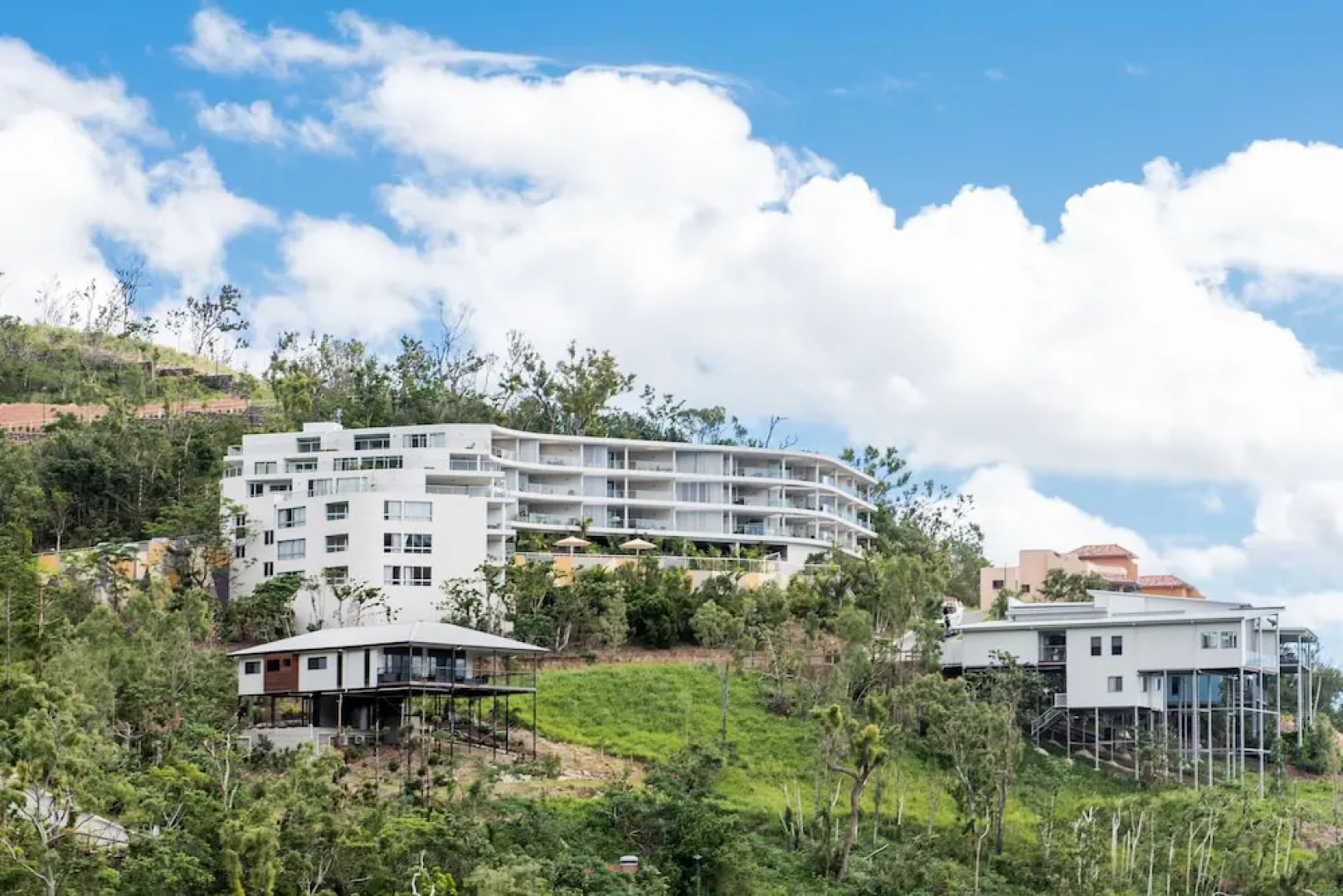 Airlie Searene Apartments