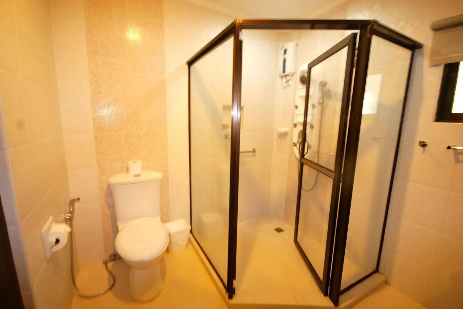 White House Beach Resort