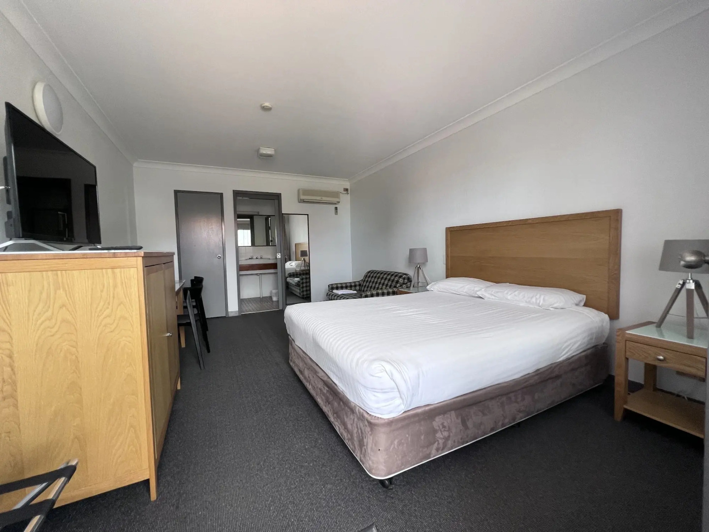 Spa Village Travel Inn