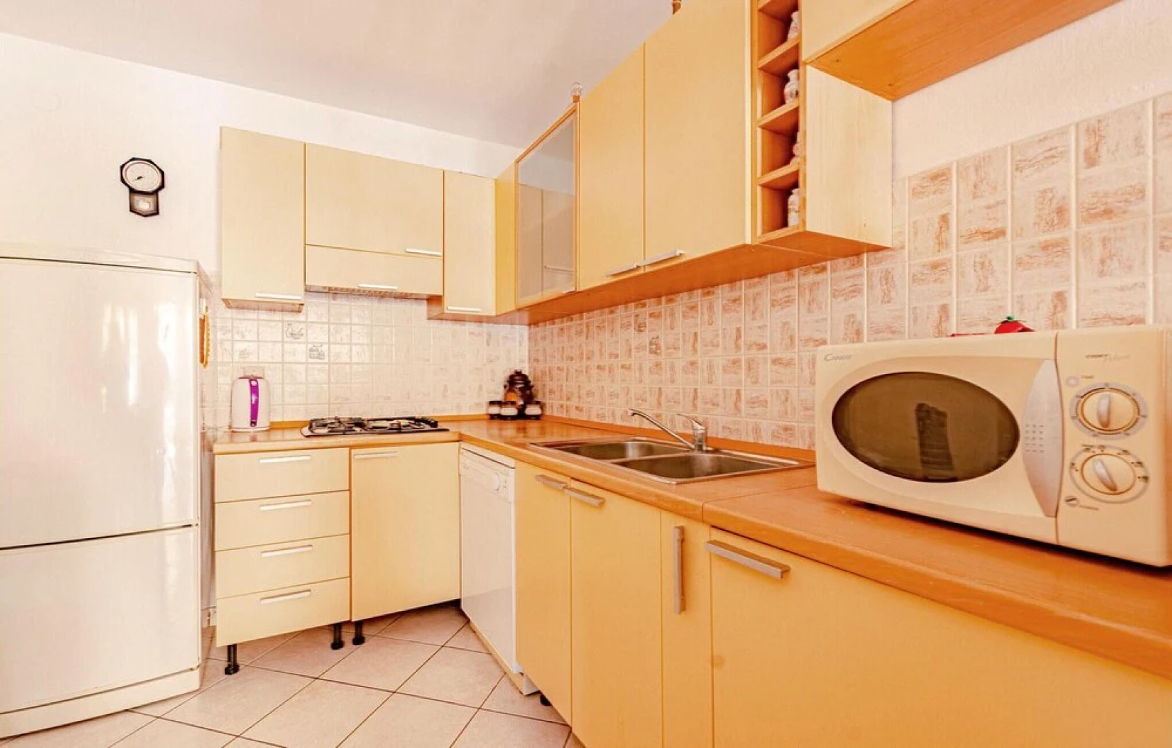 Amazing Apartment in Zrnovo With Wifi and 2 Bedrooms