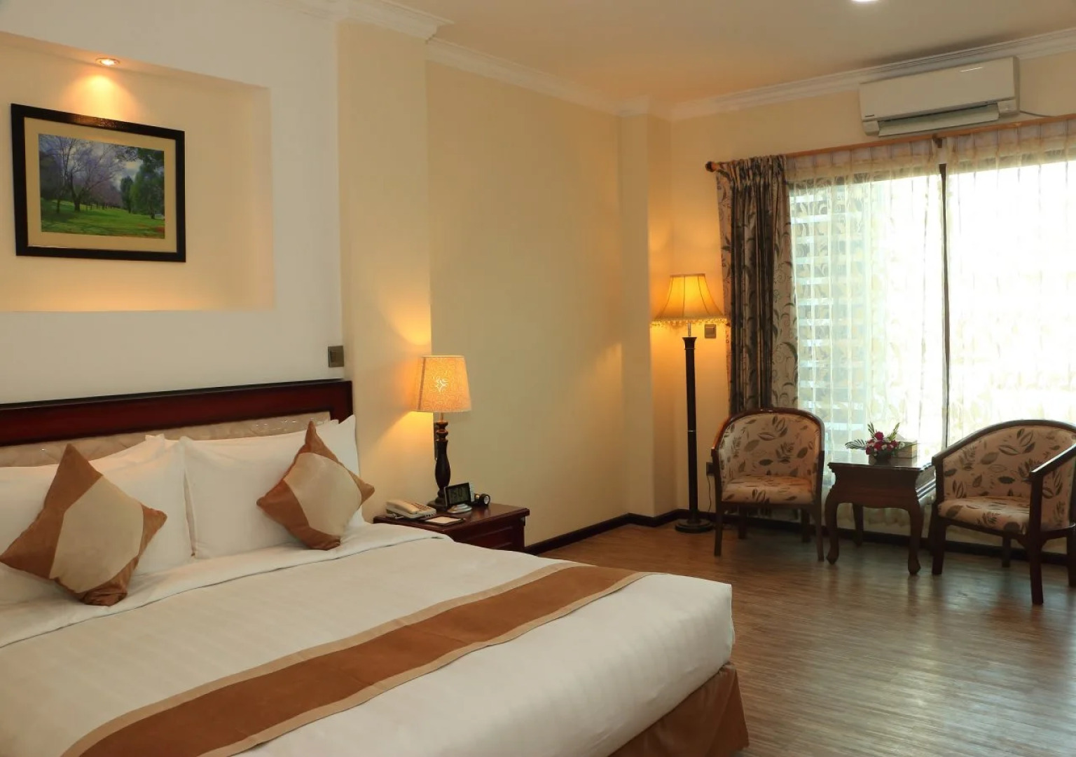 Victoria Palace Hotel