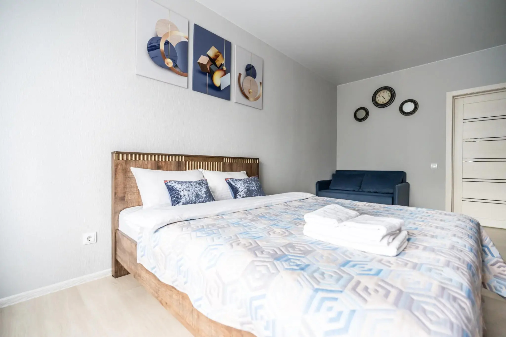 Апартаменты на улице Хохлова 20