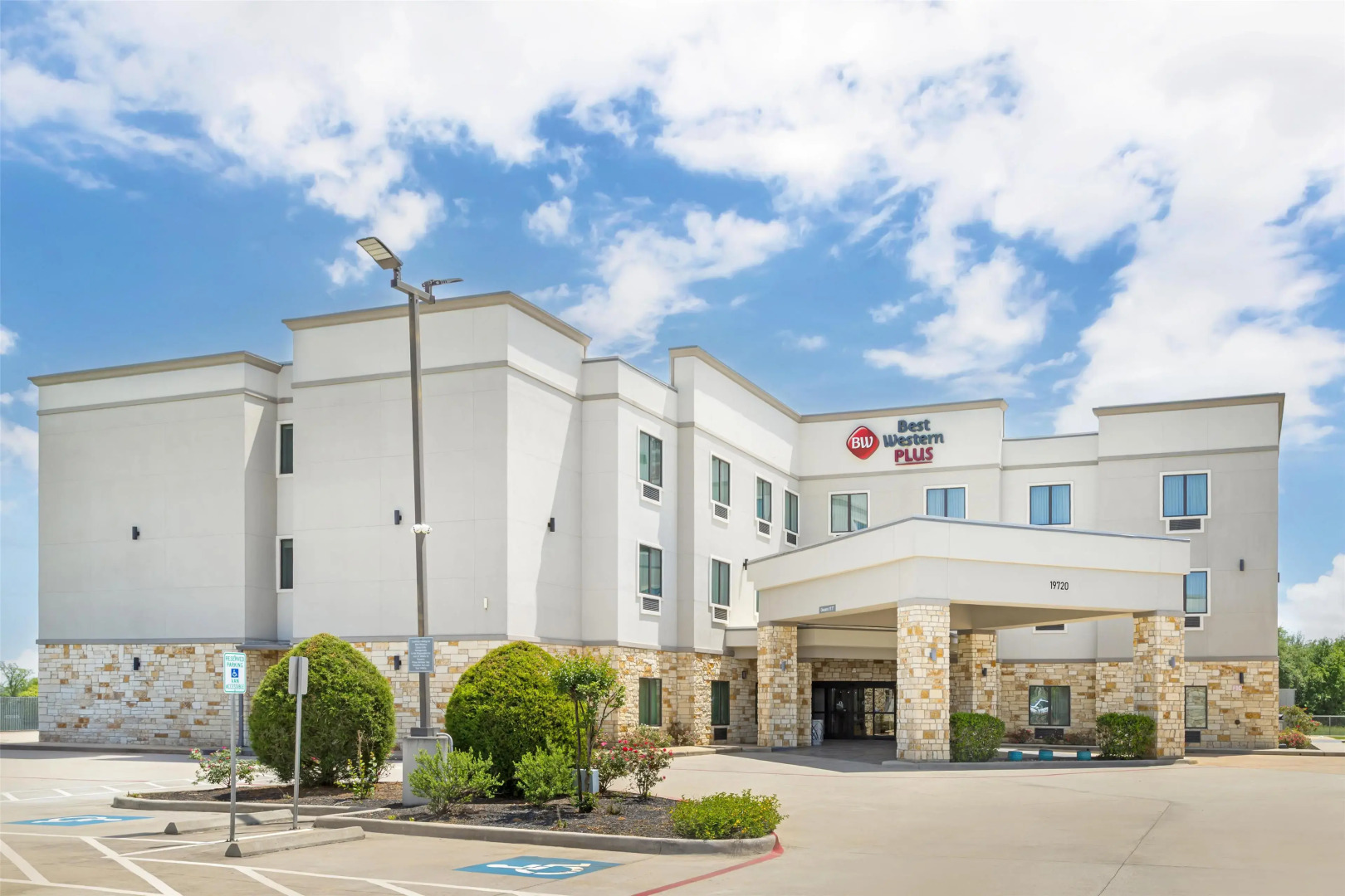Best Western Plus Waller Hotel