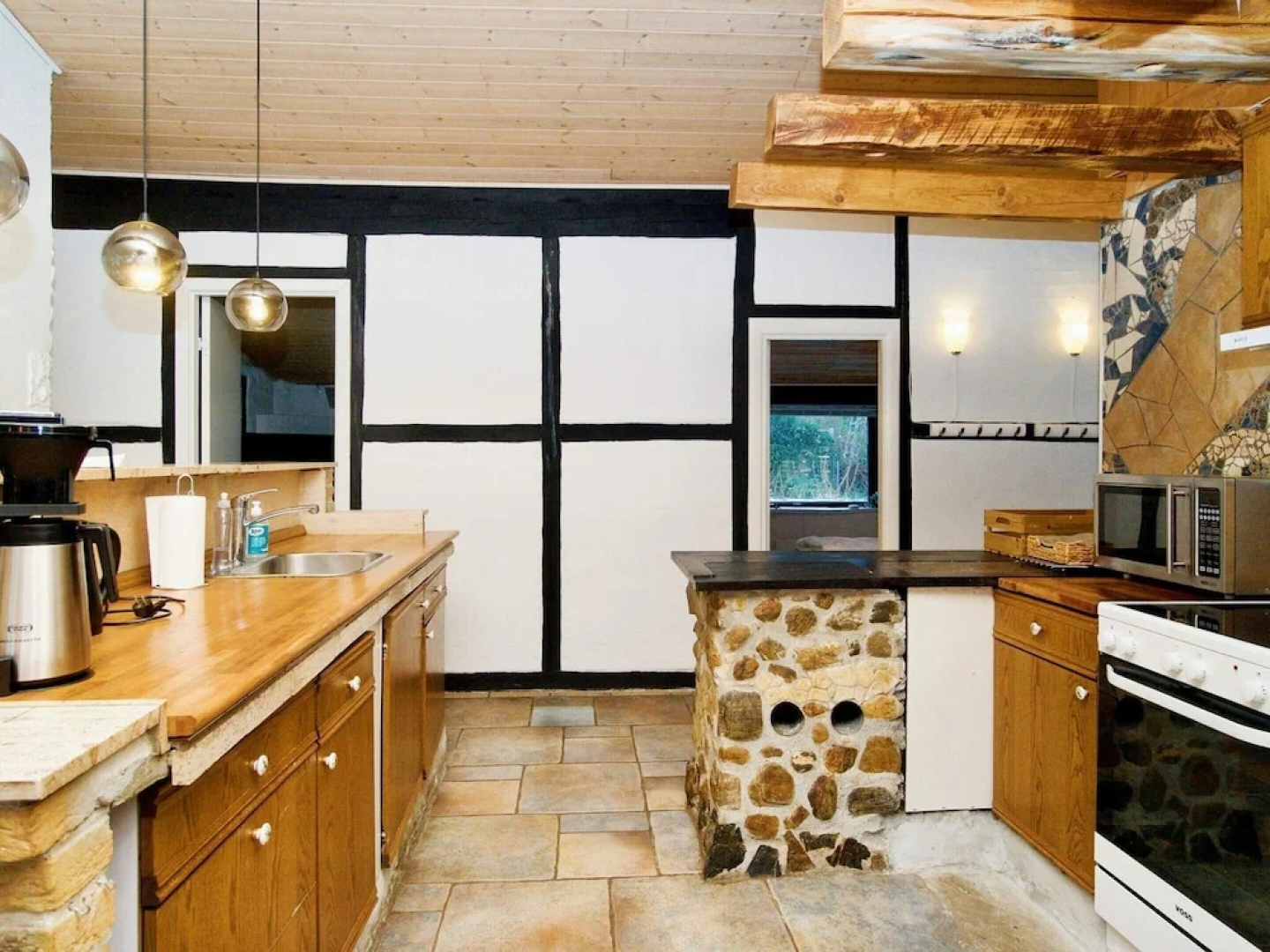 Charming Harbor Cottage-by Traum