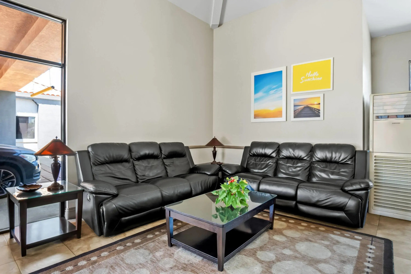 Days Inn by Wyndham Fontana / Rialto