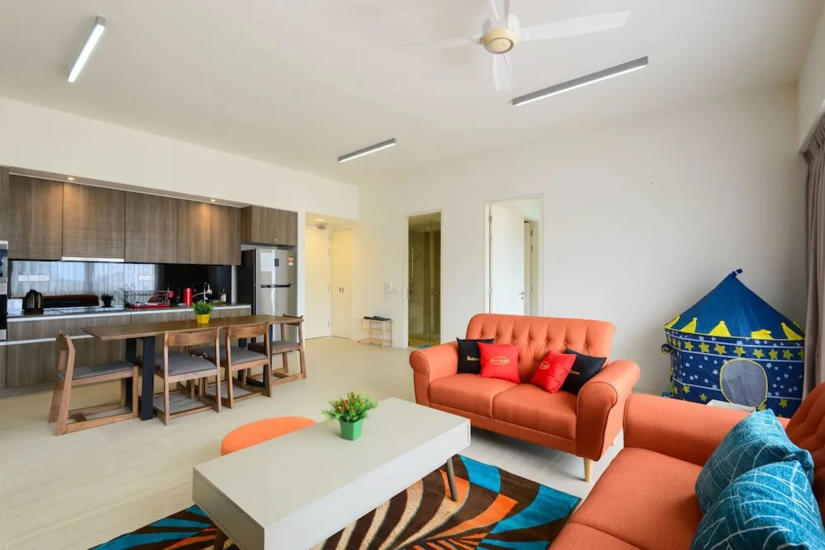 2 Bedrooms Apartment By The Sea