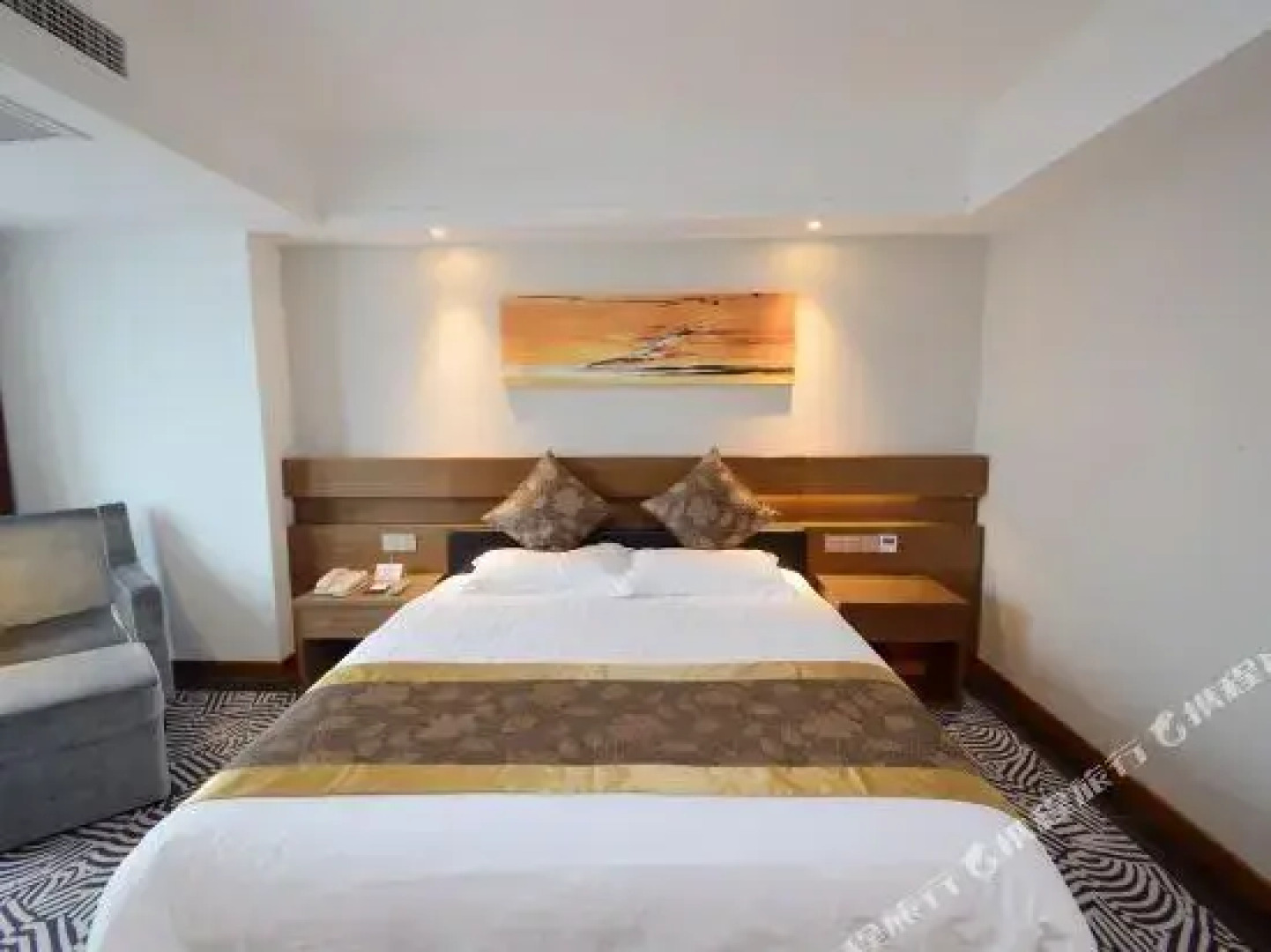 Super 8 by Wyndham Huaian Xuyi Wu Zhou Guo Ji