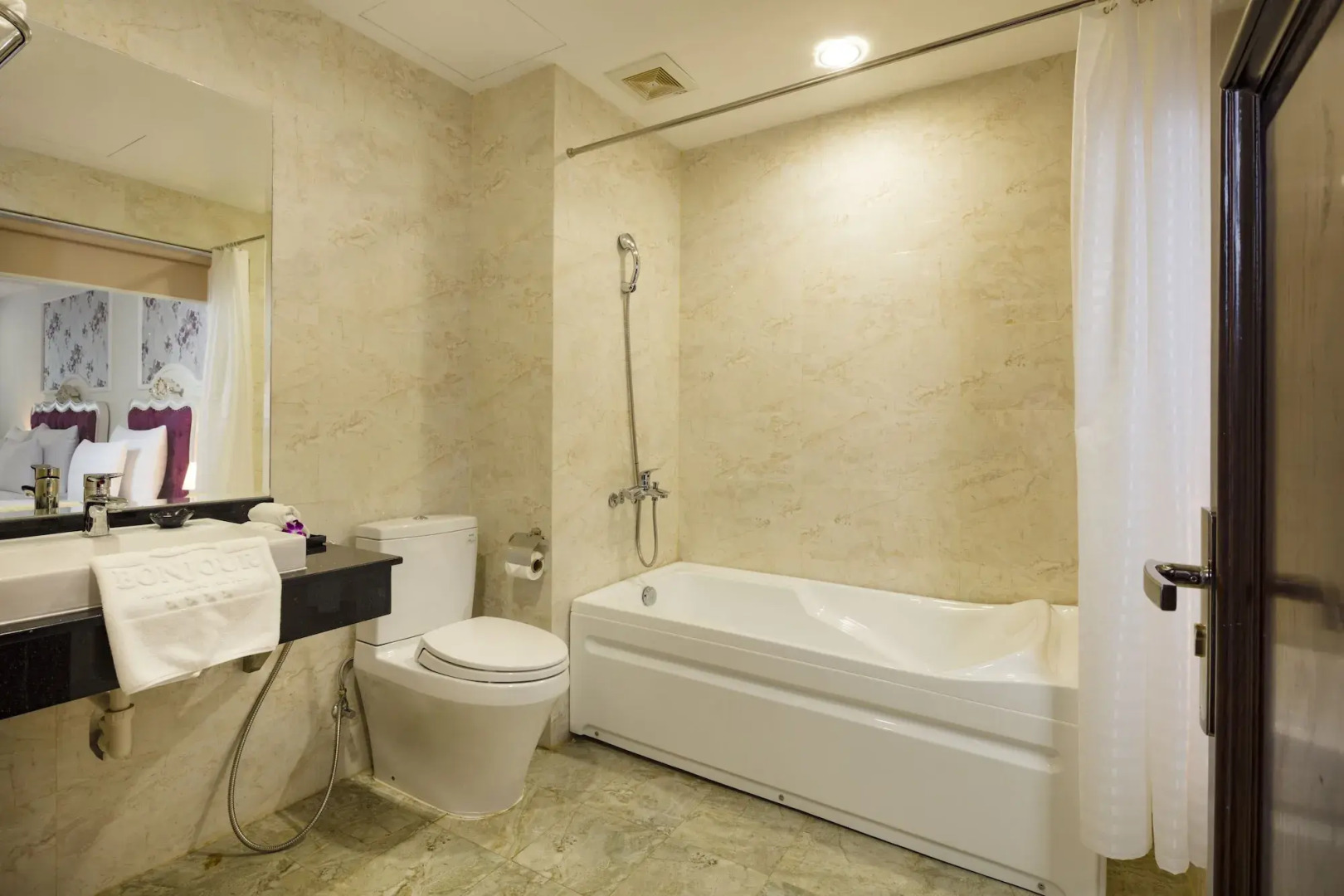 Bonjour Nha Trang Hotel