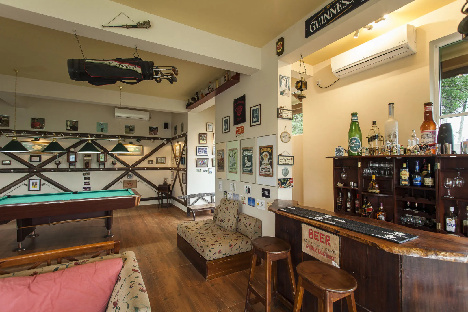 The Albatross, Kandy