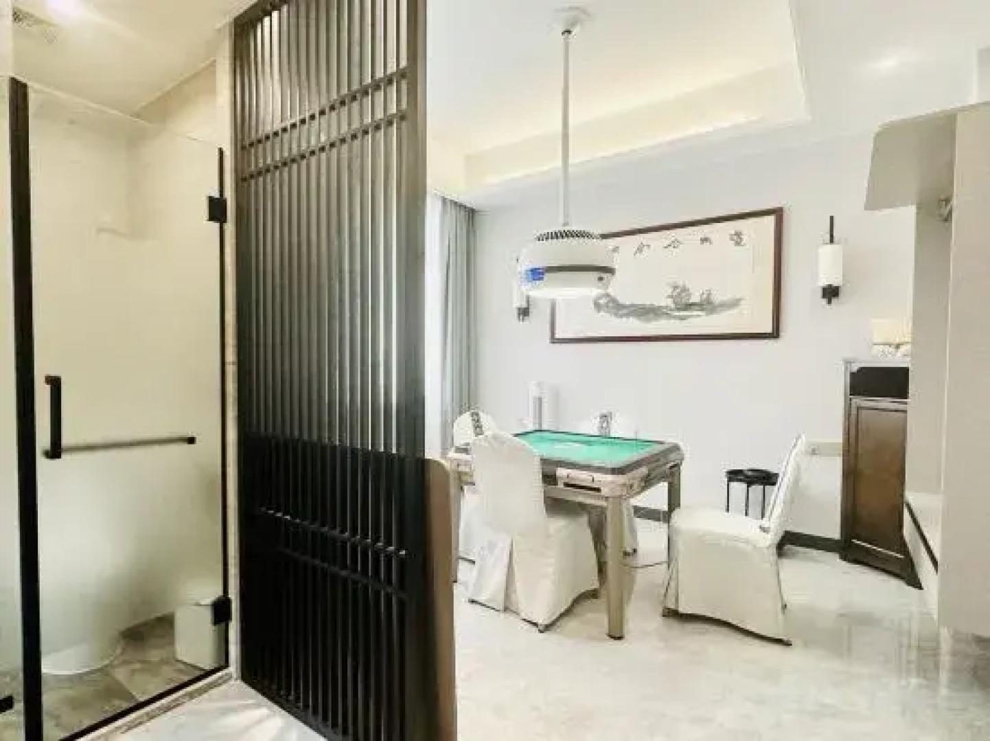 Wuzhishan Yisuli Theme Hotel