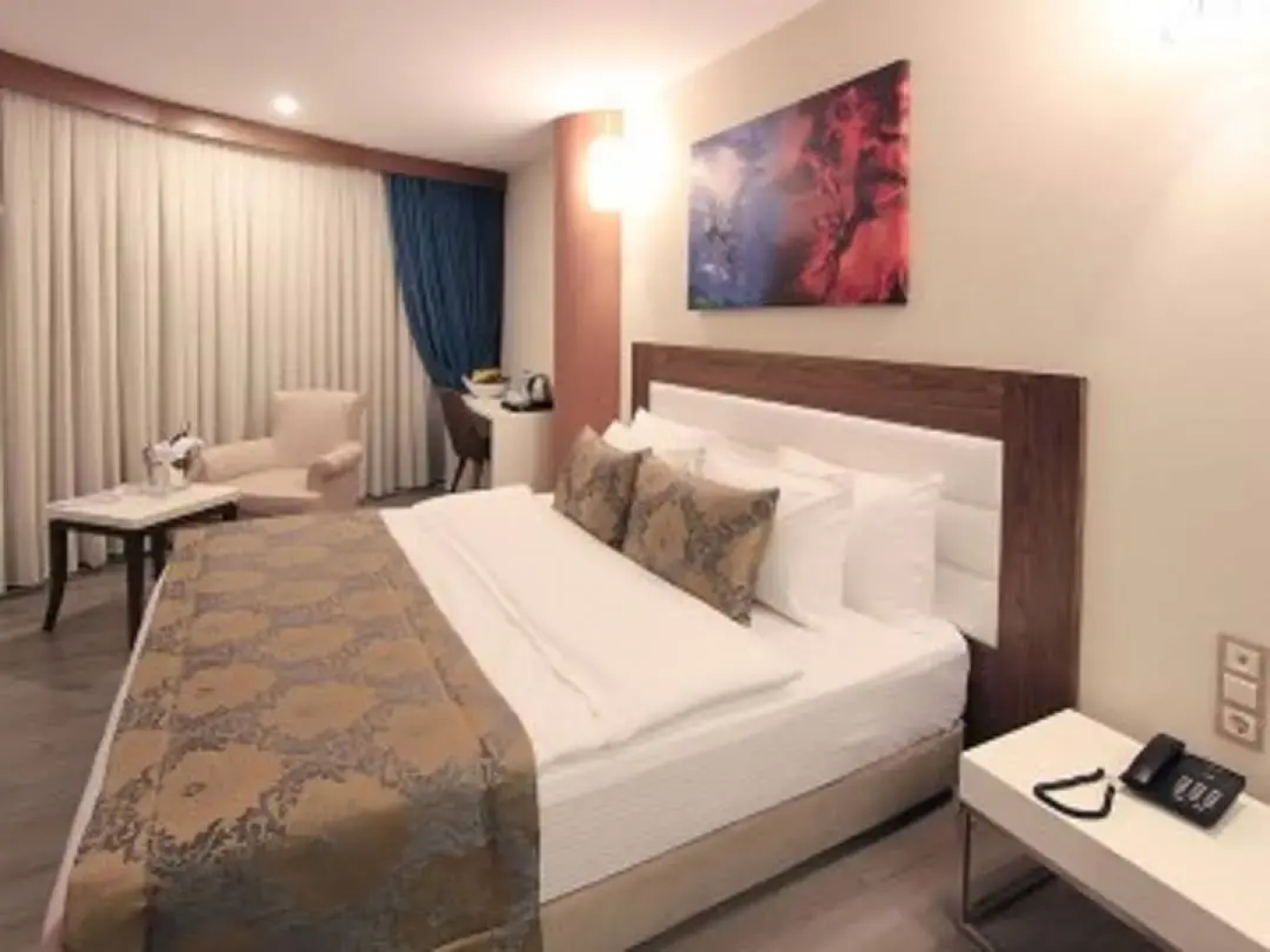 Forum Suite Hotel