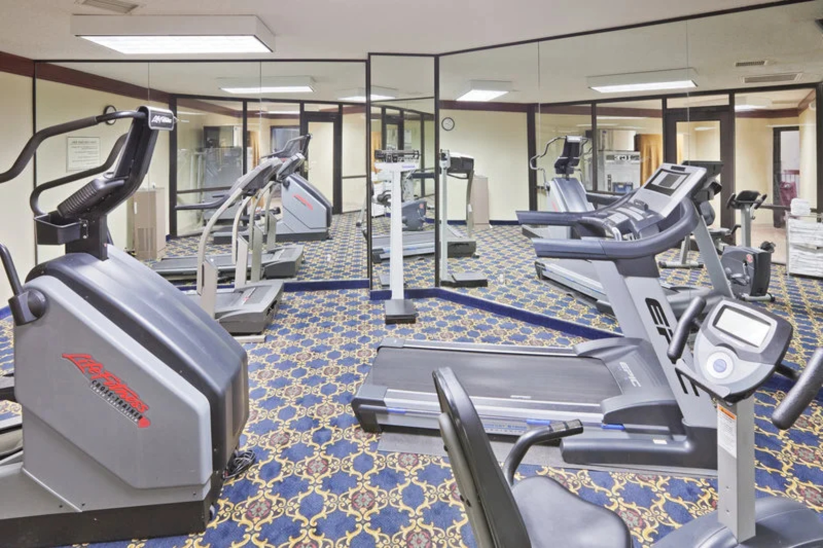 Days Inn & Suites By Wyndham Tahlequah