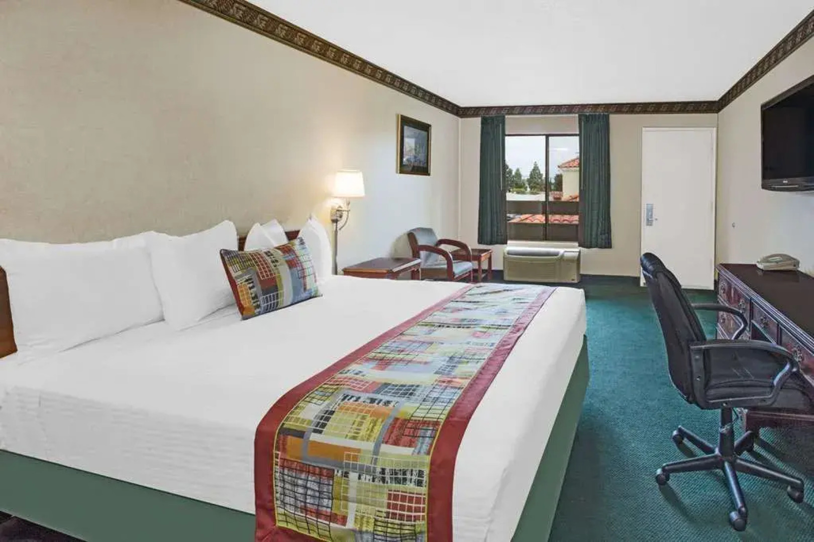 Travelodge Costa Mesa - Newport Beach Hacienda