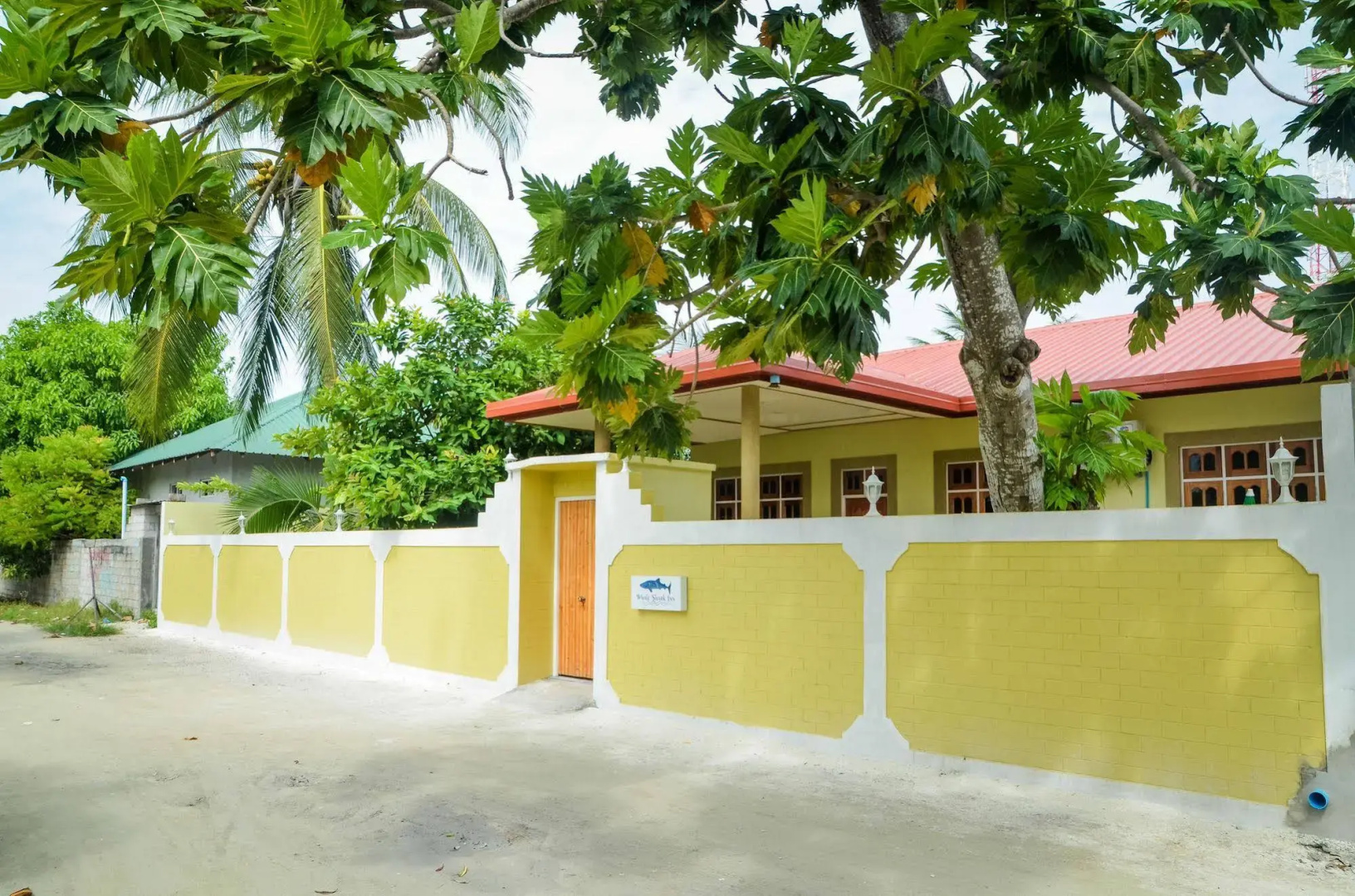 Whale Shark Inn Maldives