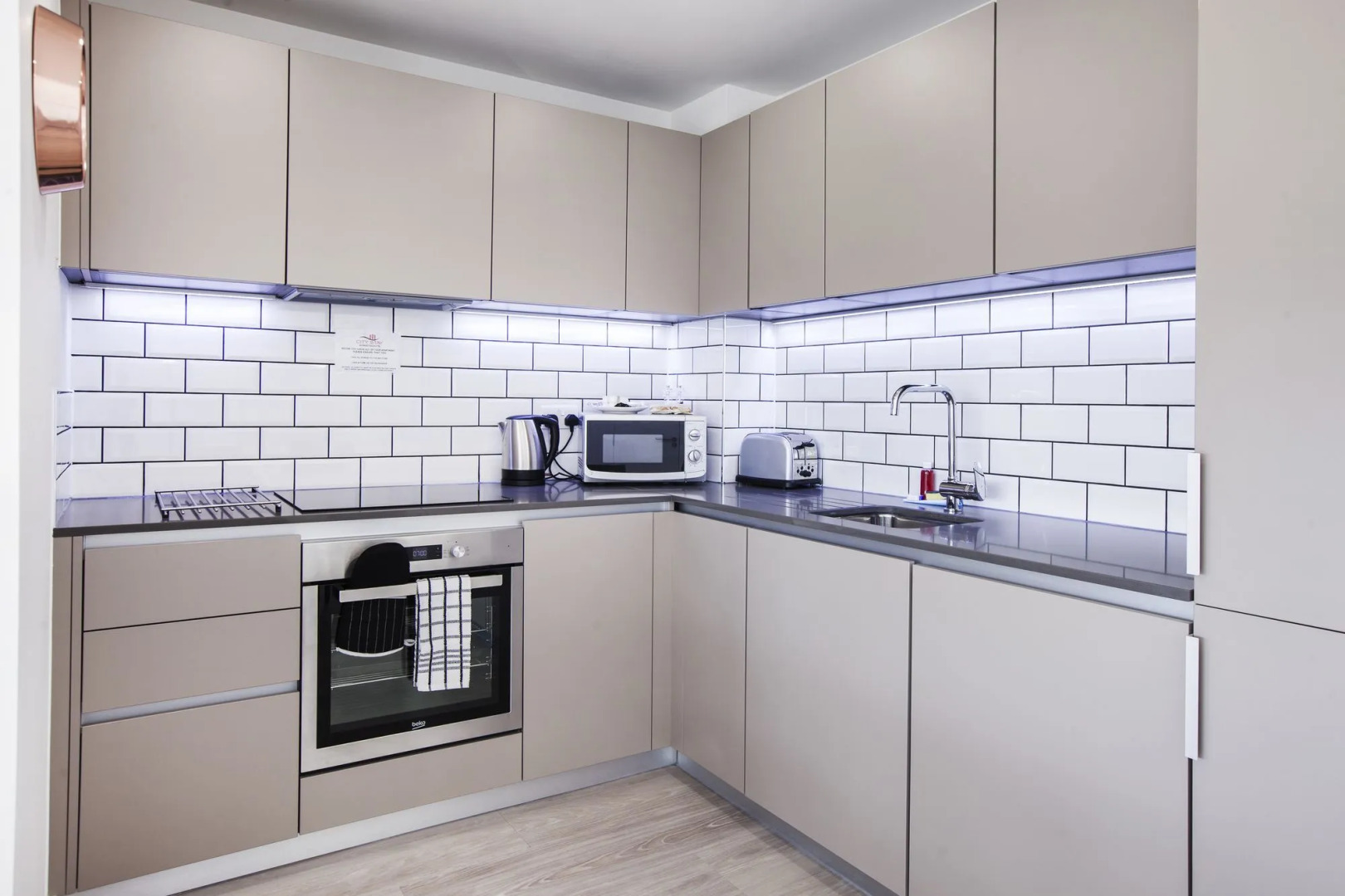 City Stay Apartments - Platform