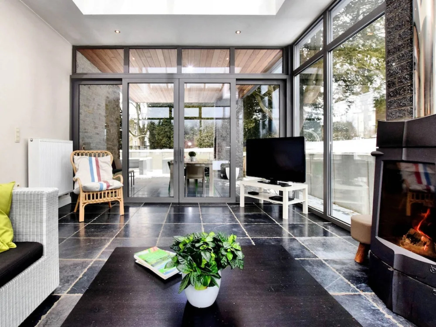 Luxurious Holiday Home in Courtil with a Jacuzzi