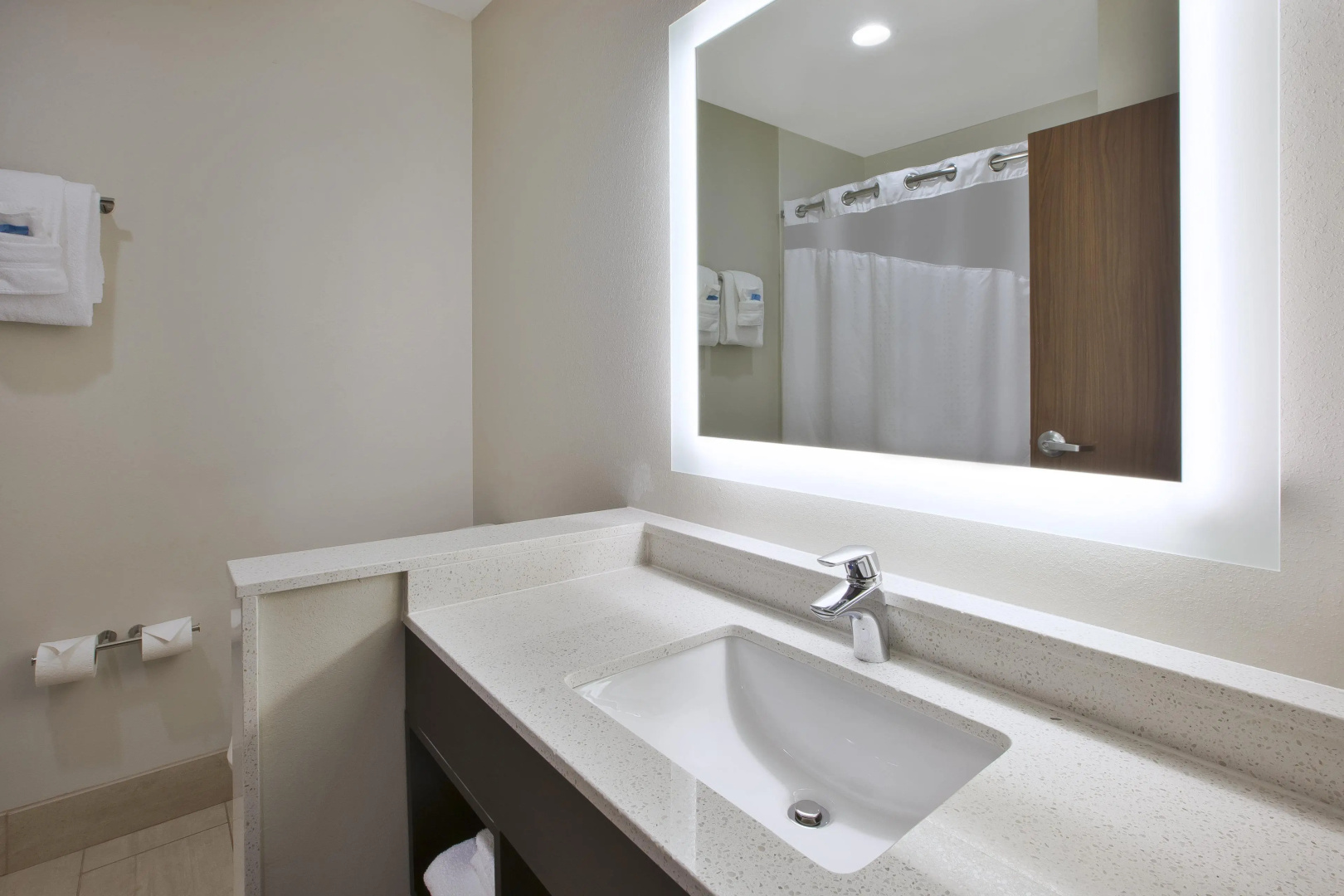 Holiday Inn Express & Suites Parkersburg East by IHG