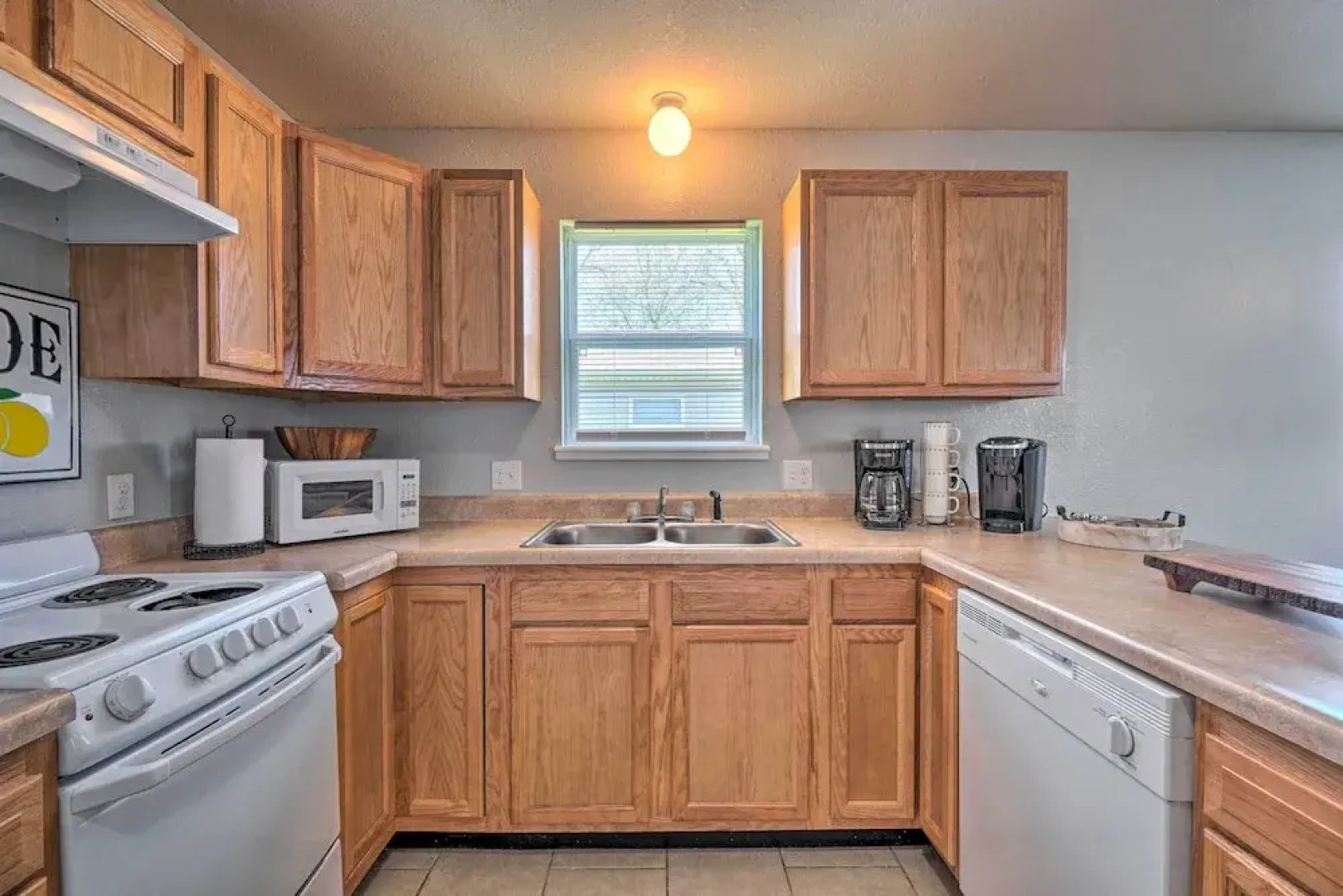 Charming One-level Home w/ Deck, Walk to Dtwn