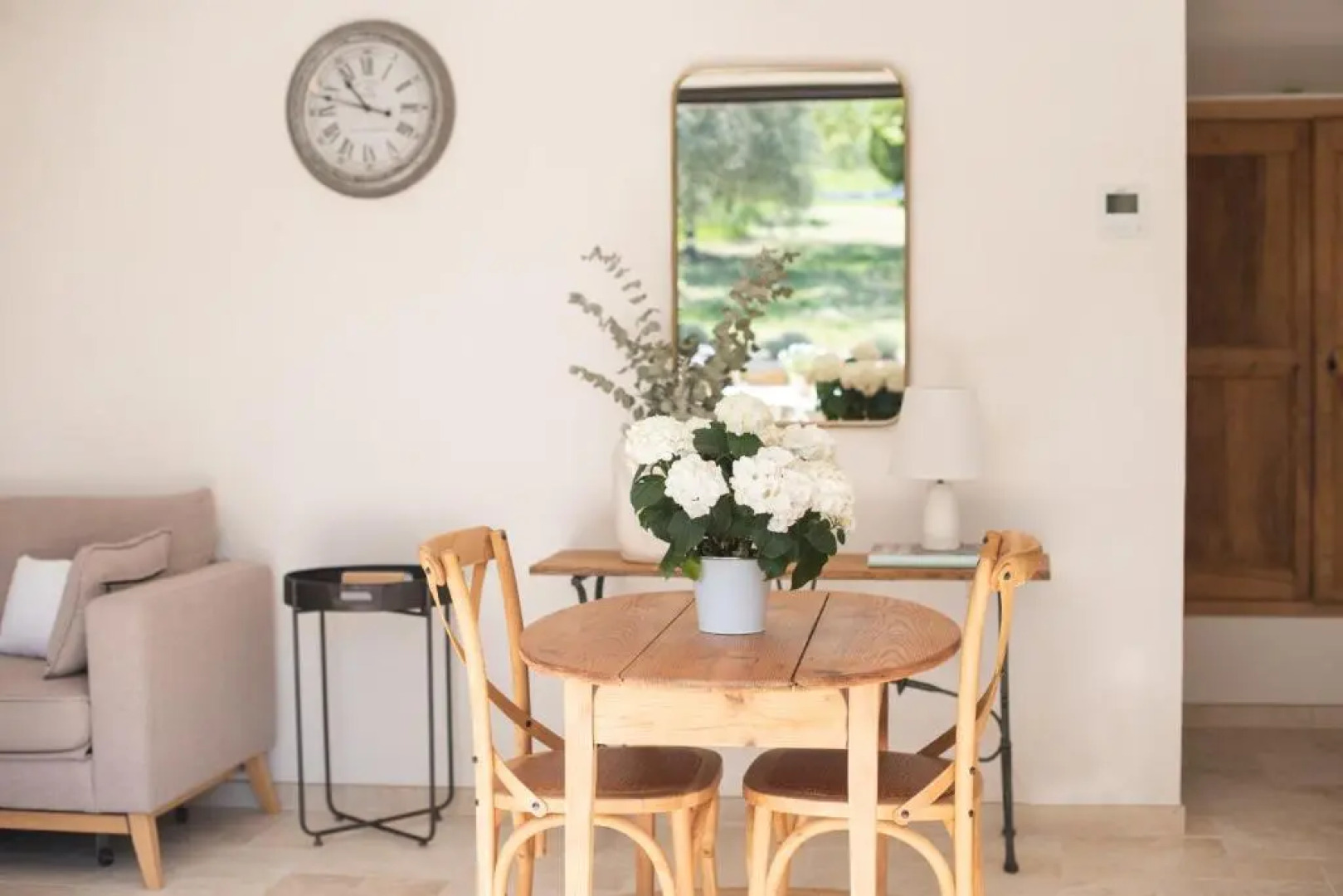 La Petite Ruche, 1 Bedroom Gite in the Luberon (Adults Only)