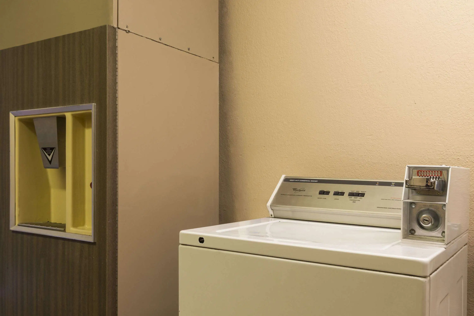 Super 8 by Wyndham Taylor/Detroit Area