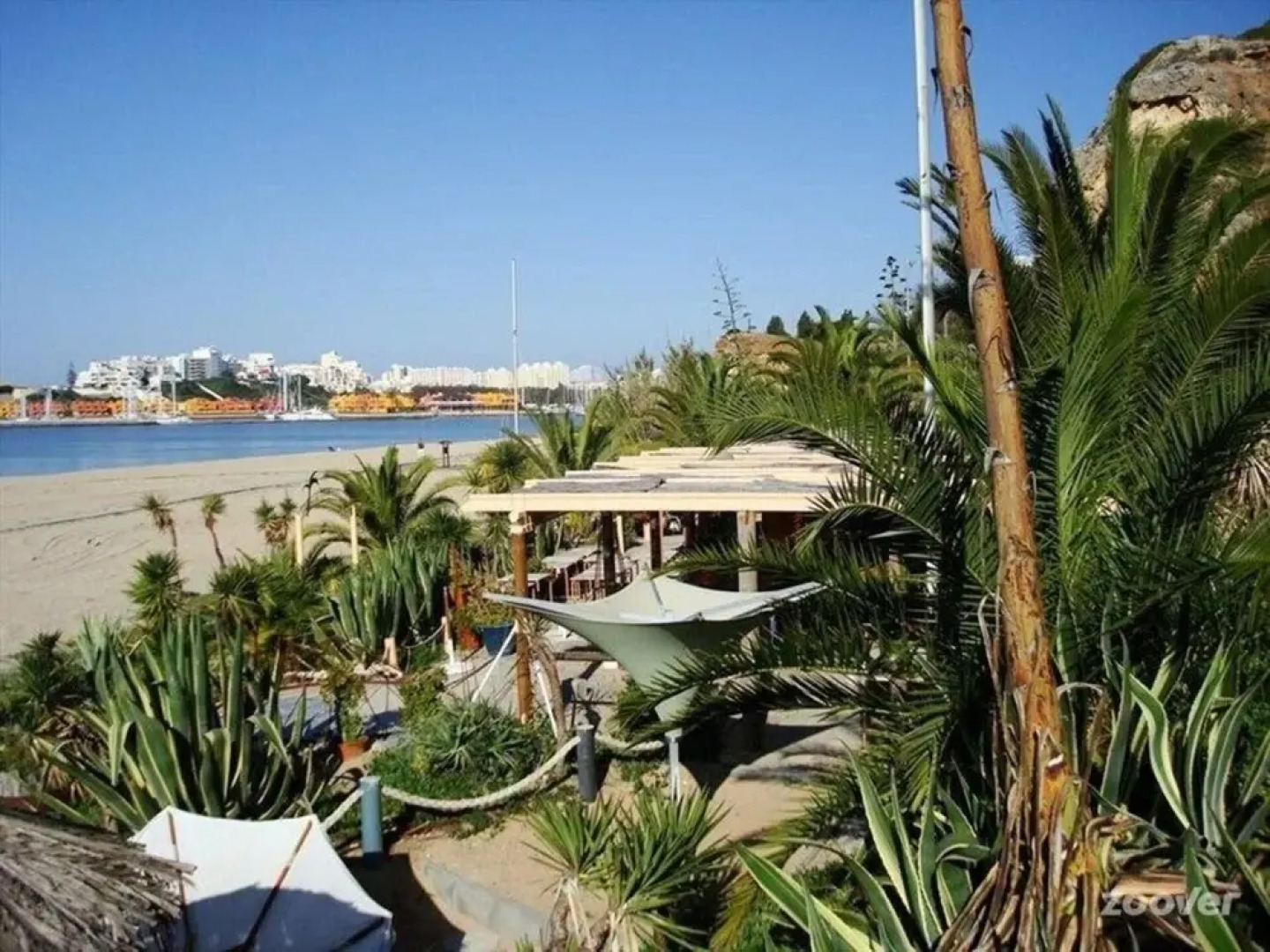 Waterfront, big Terrace, hot tub & 200 m to Beach