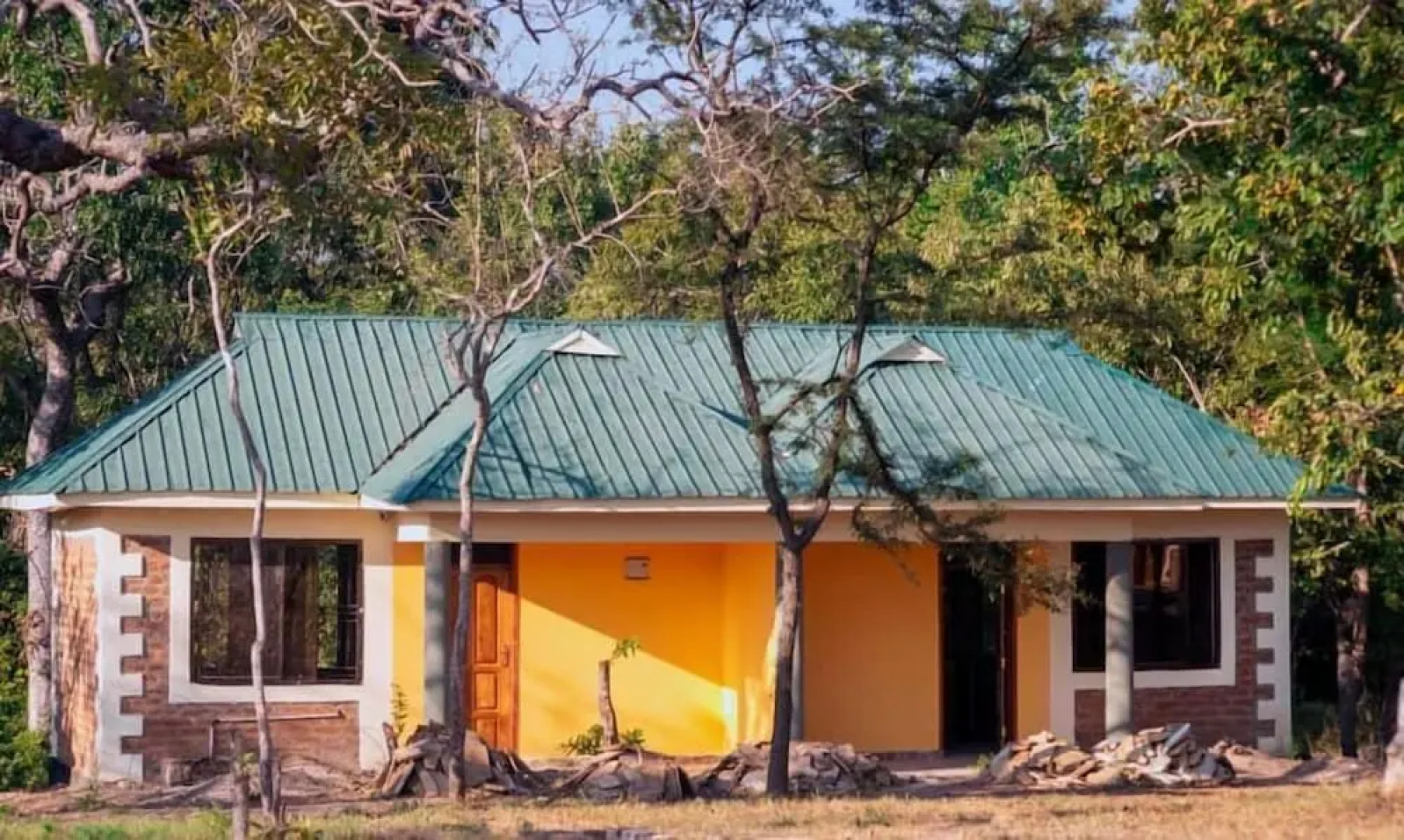 Mantis Lodge & Camping Site