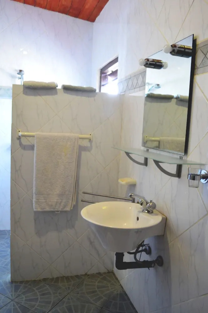 Beach Villa Yang Near Hikkaduwa, With Pool and Cook - Semi-detached House