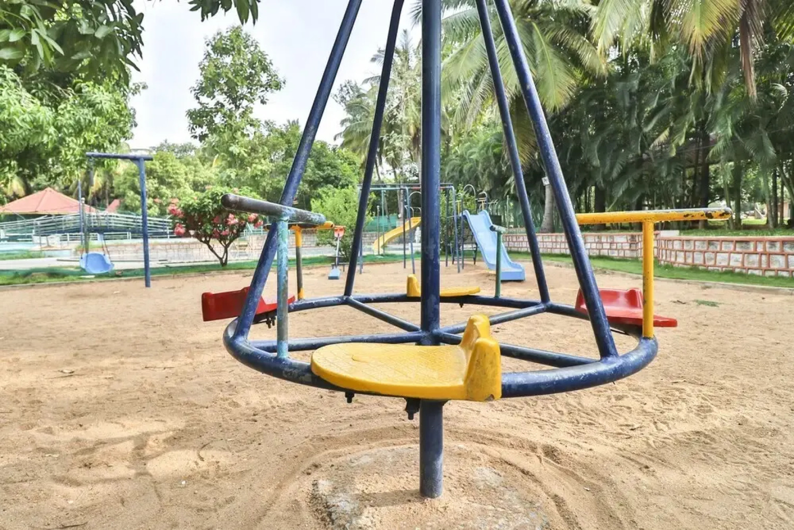 Holiday Palms by OYO Rooms