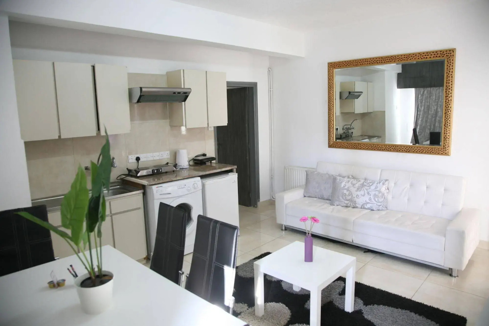 The Palms Hotel Apartments