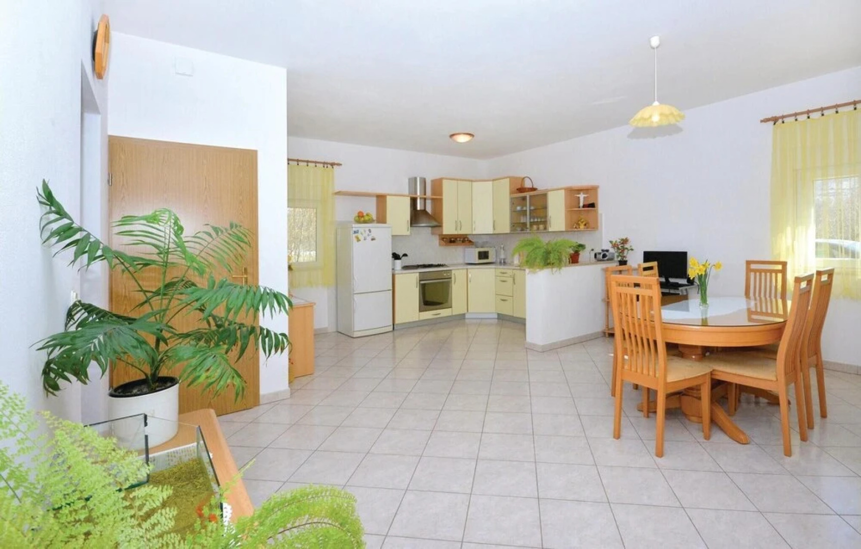 Stunning Home in Dugopolje With Wifi and 4 Bedrooms