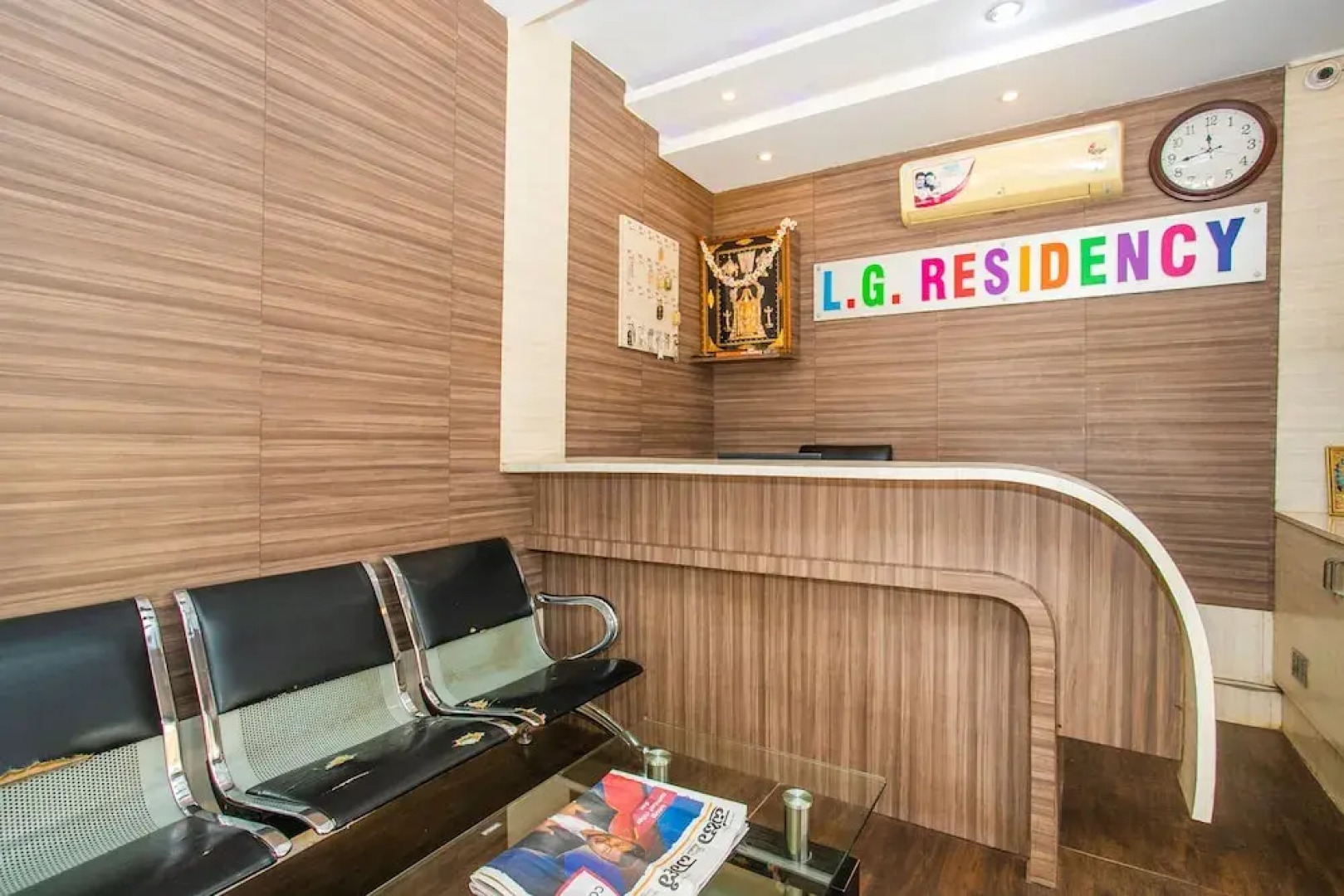 Oyo 19179 Lg Residency