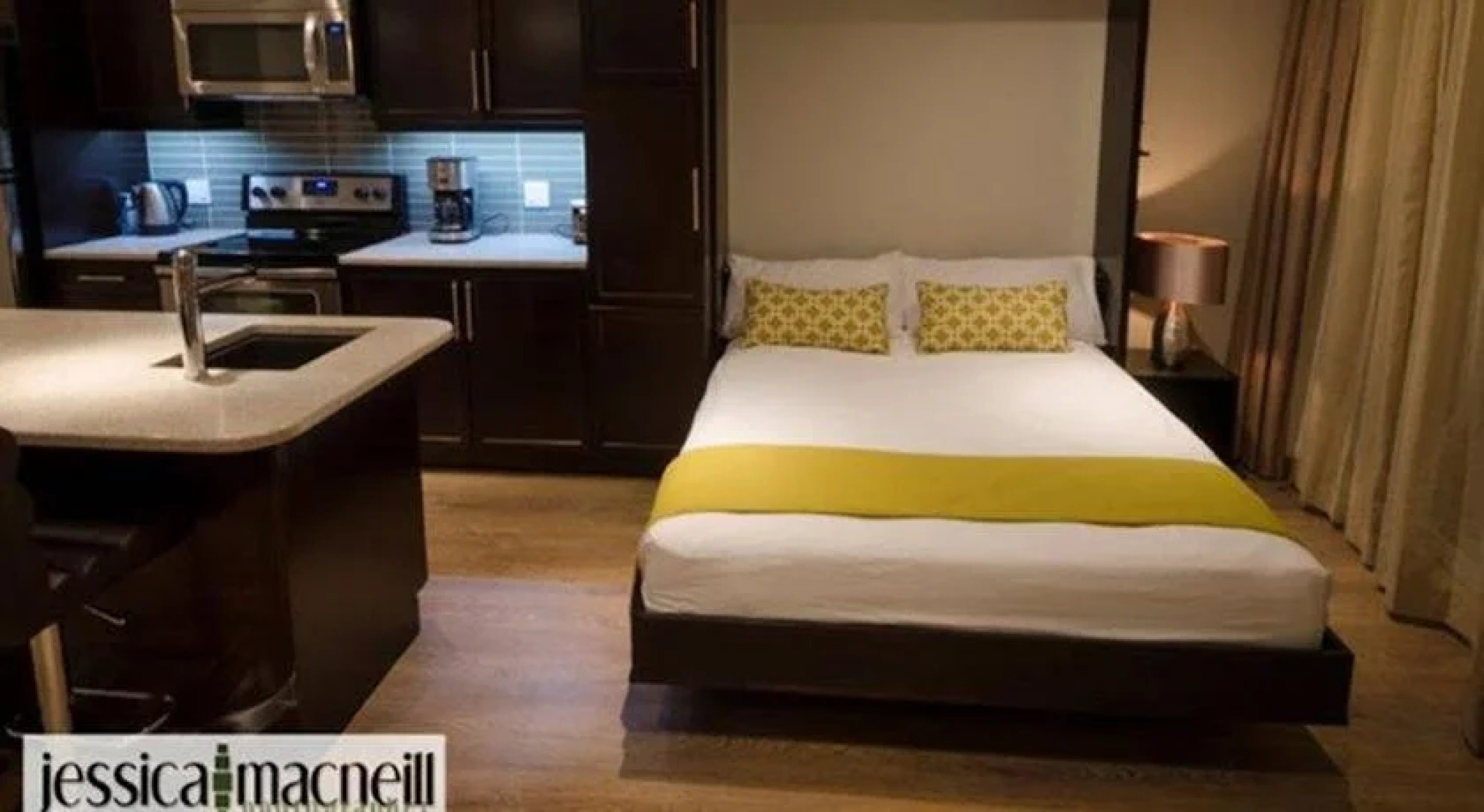 Around the Sea - Cana da's Rotating House, Suites & Tours