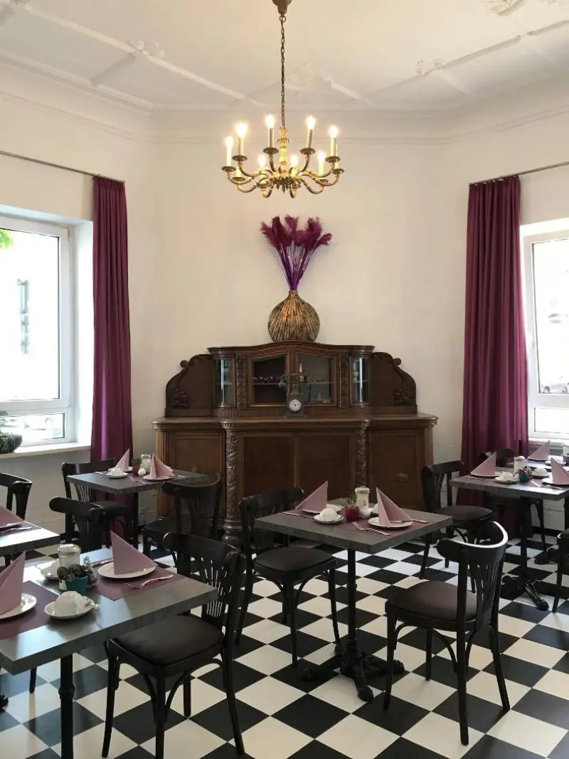 Hotel Mystique