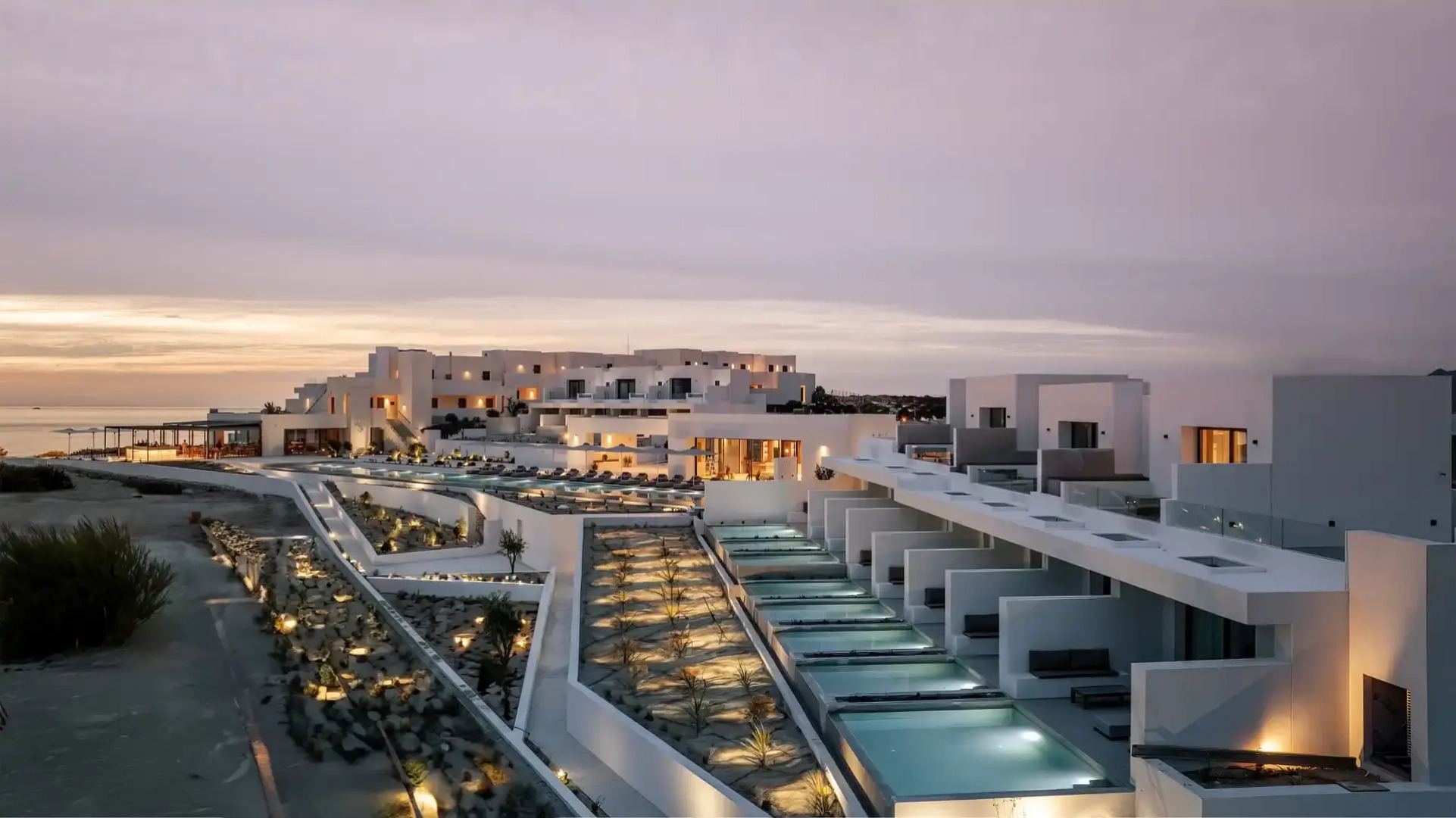 White Coast Pool Suites