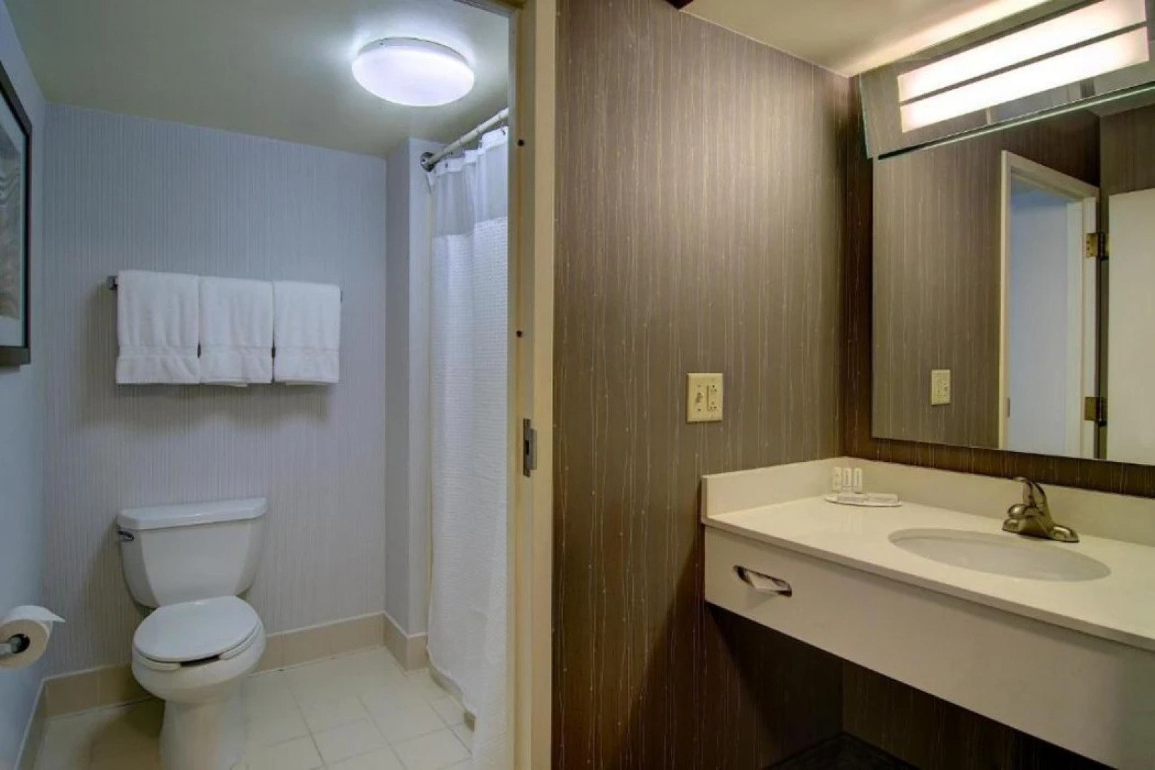 Courtyard by Marriott Tysons McLean