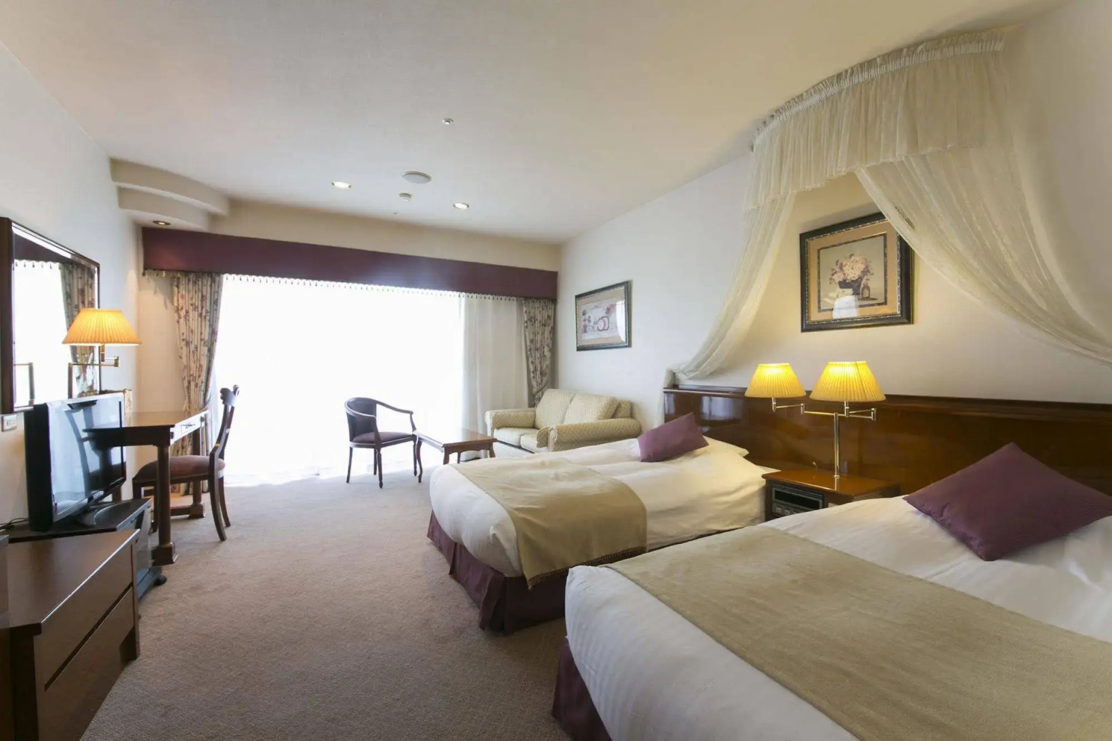 Rosa Blanca (Formerly Palm De Yume)