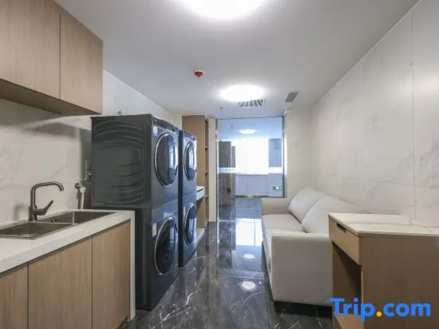 Qinhuangdao Xiadu Garden Hotel (People's Square)