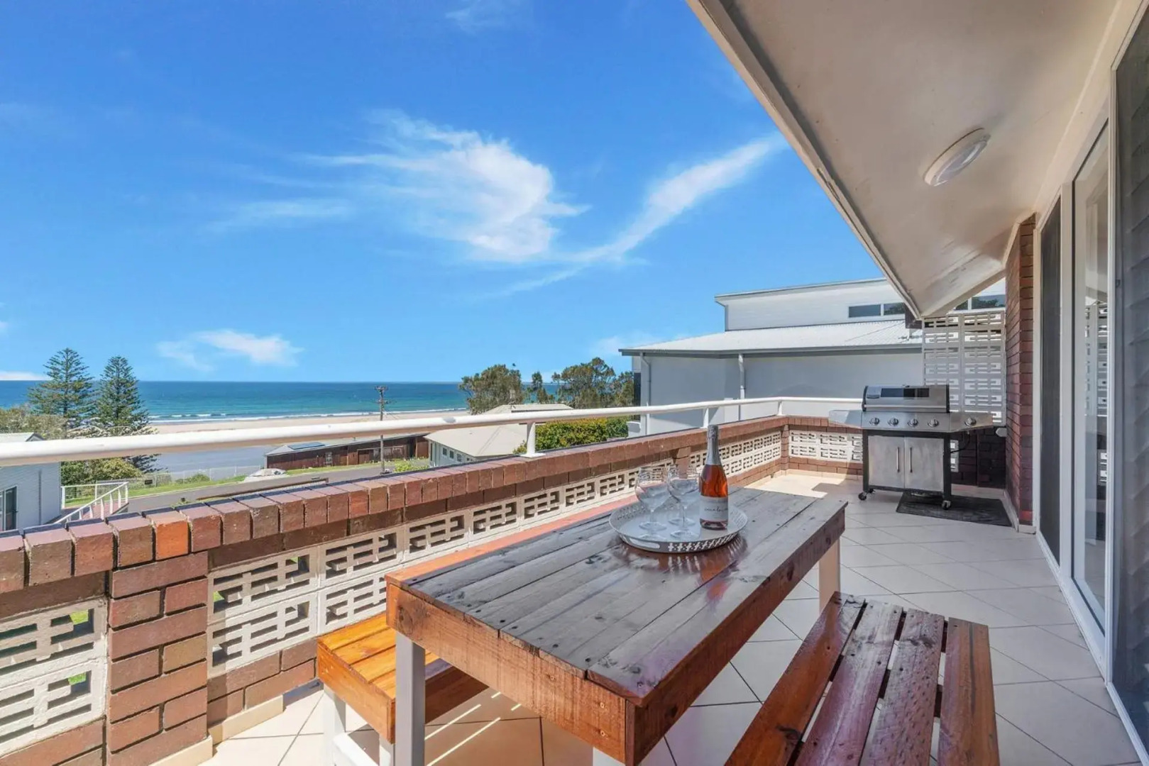 PINKOS Gerroa 4pm check out Sundays